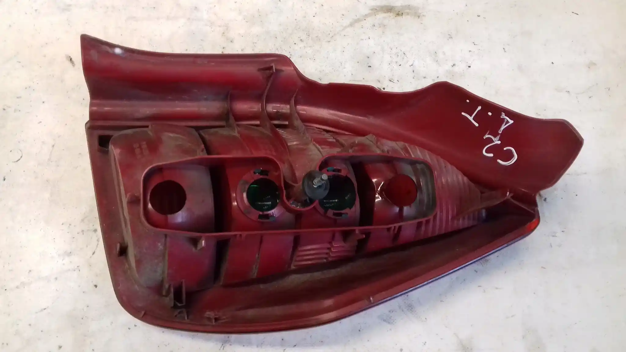 LAMPA LEWY TYŁ TYLNA CITROEN C2 03-05