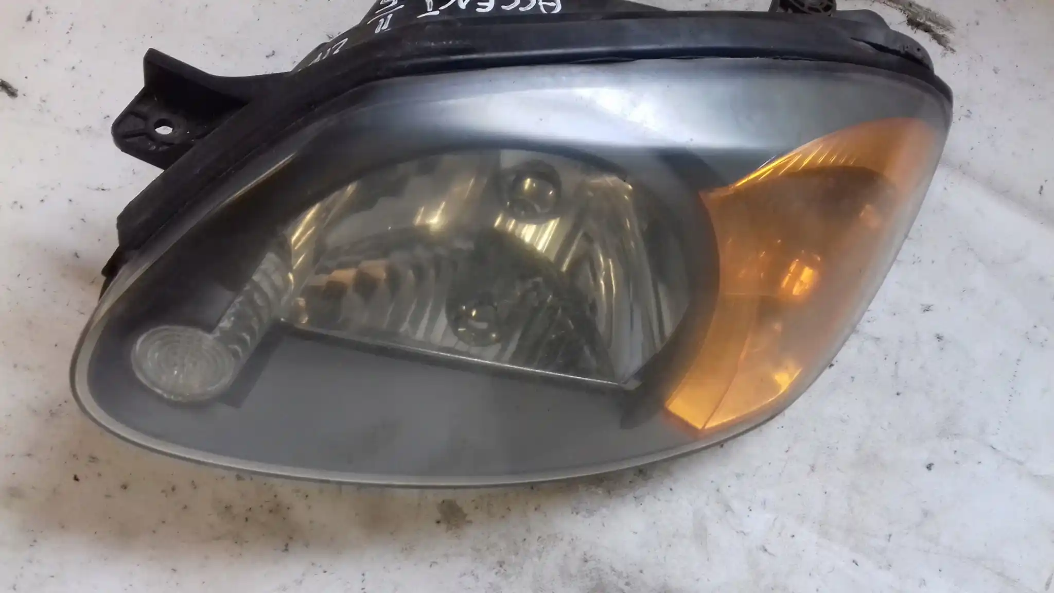 LAMPA LEWY PRZÓD PRZEDNIA HYUNDAI ACCENT II LIFT 02-05