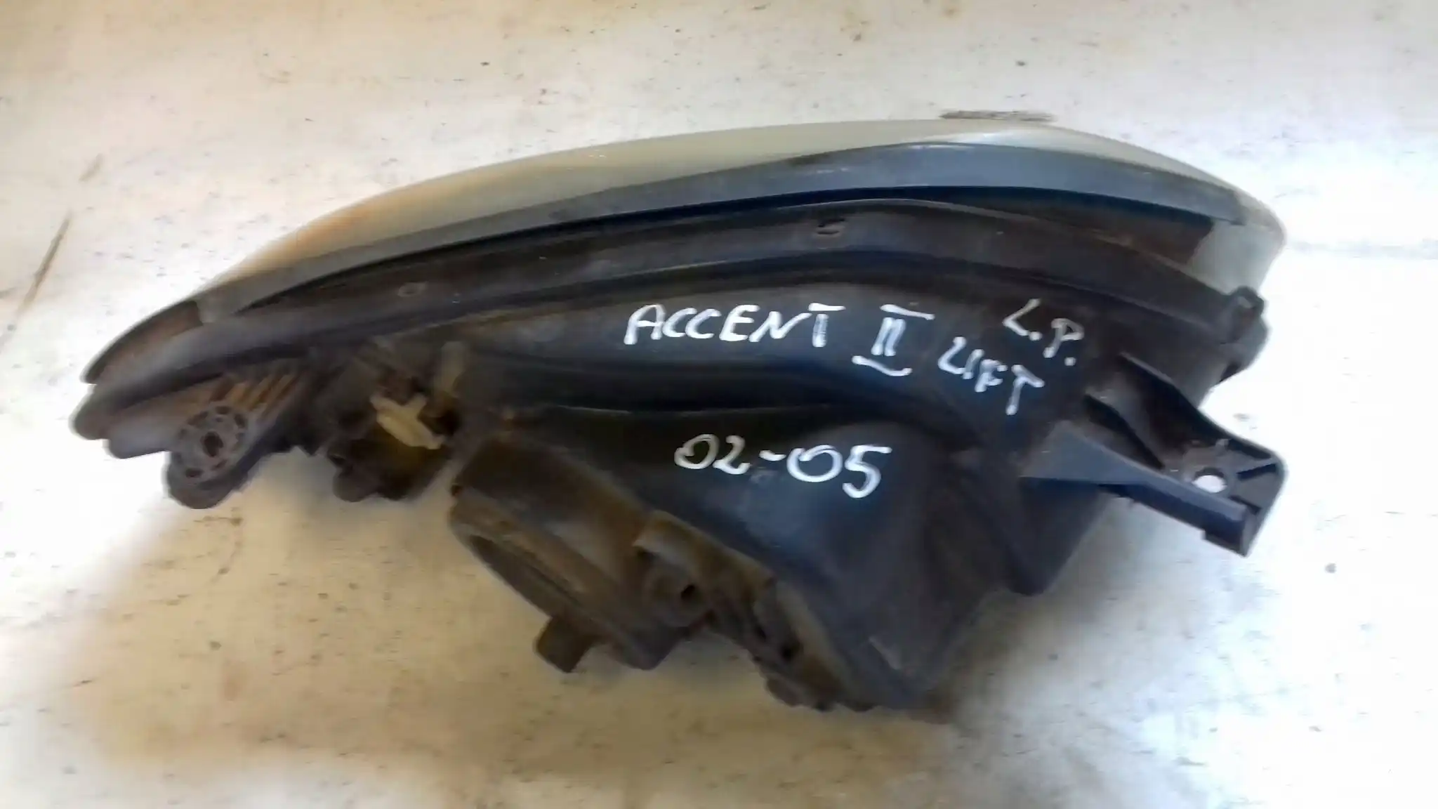 LAMPA LEWY PRZÓD PRZEDNIA HYUNDAI ACCENT II LIFT 02-05