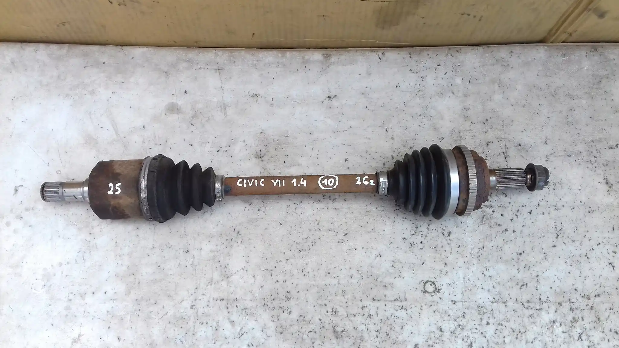 PÓŁOŚ PRAWA KRÓTKA HONDA CIVIC VII 1.4 16V 00-06