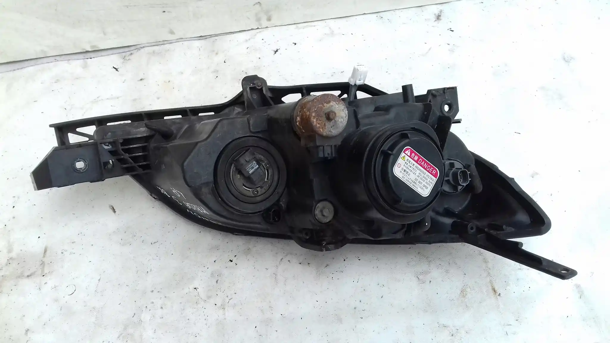 LAMPA LEWY PRZÓD XENON MAZDA 3 I BK HB HATCHBACK 03-06