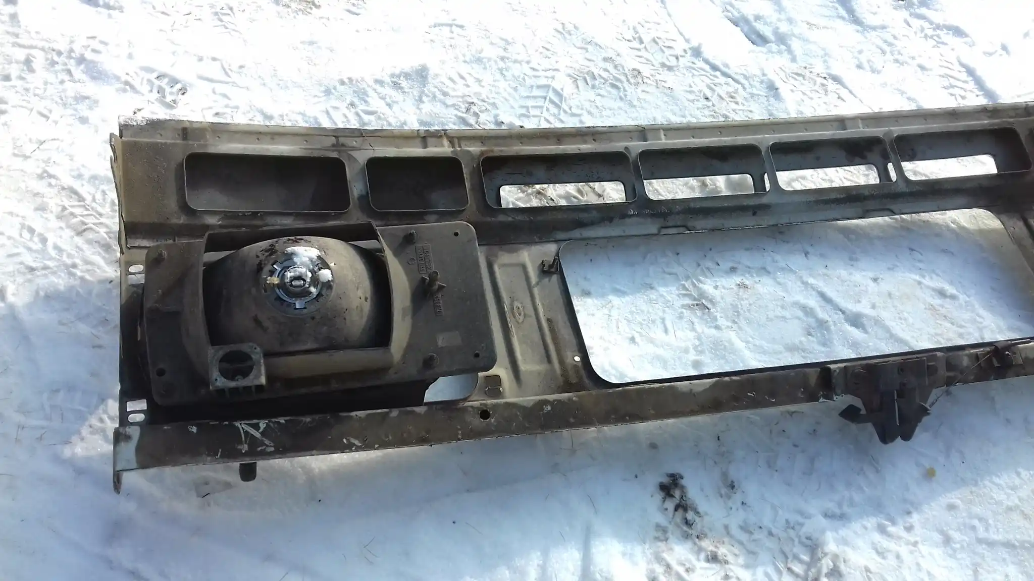 PAS PRZEDNI WZMOCNIENIE LAMPY DAEWOO LUBLIN 97-