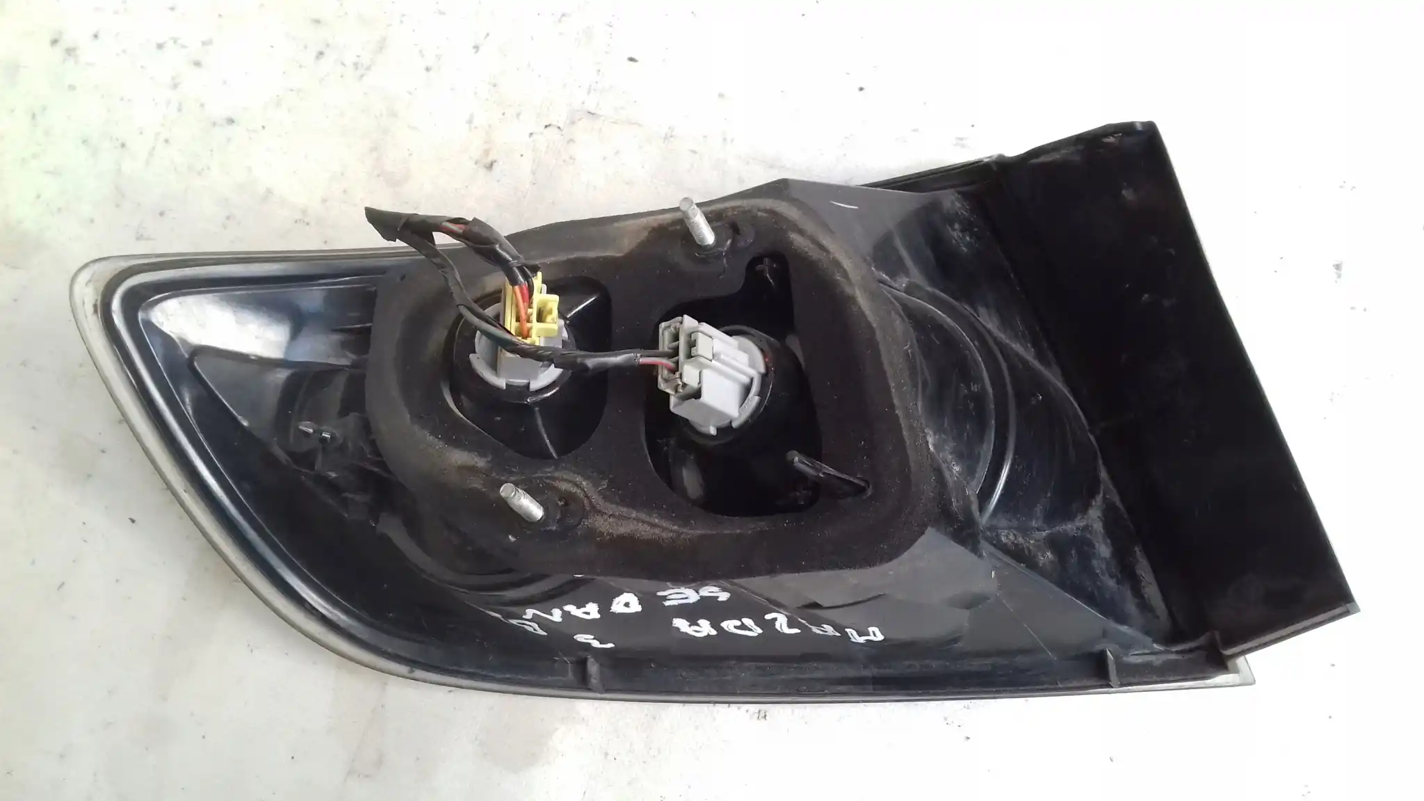 LAMPA PRAWY TYŁ TYLNA MAZDA 3 BK SEDAN 04-