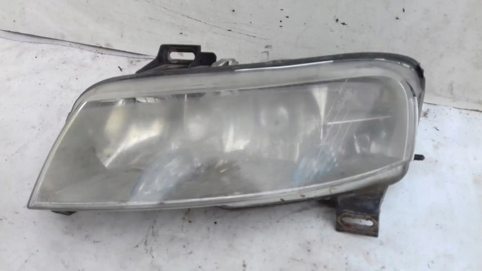LAMPA LEWY PRZÓD PRZEDNIA FIAT STILO 5D HB KOMBI 01-