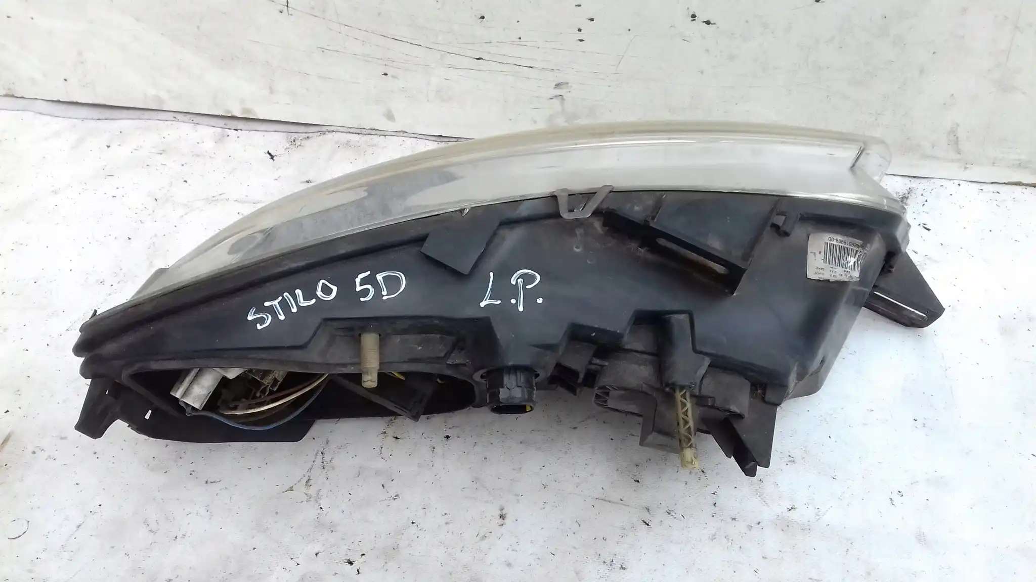 LAMPA LEWY PRZÓD PRZEDNIA FIAT STILO 5D HB KOMBI 01-
