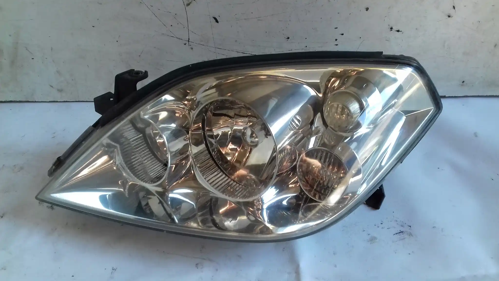 LAMPA LEWY PRZÓD PRZEDNIA 26060AU800 NISSAN PRIMERA P12 02-07