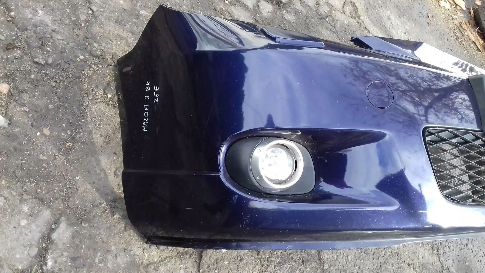 ZDERZAK PRZÓD PRZEDNI XENON MAZDA 3 I BK SPORT 03-06 HB HATCHBACK 25E