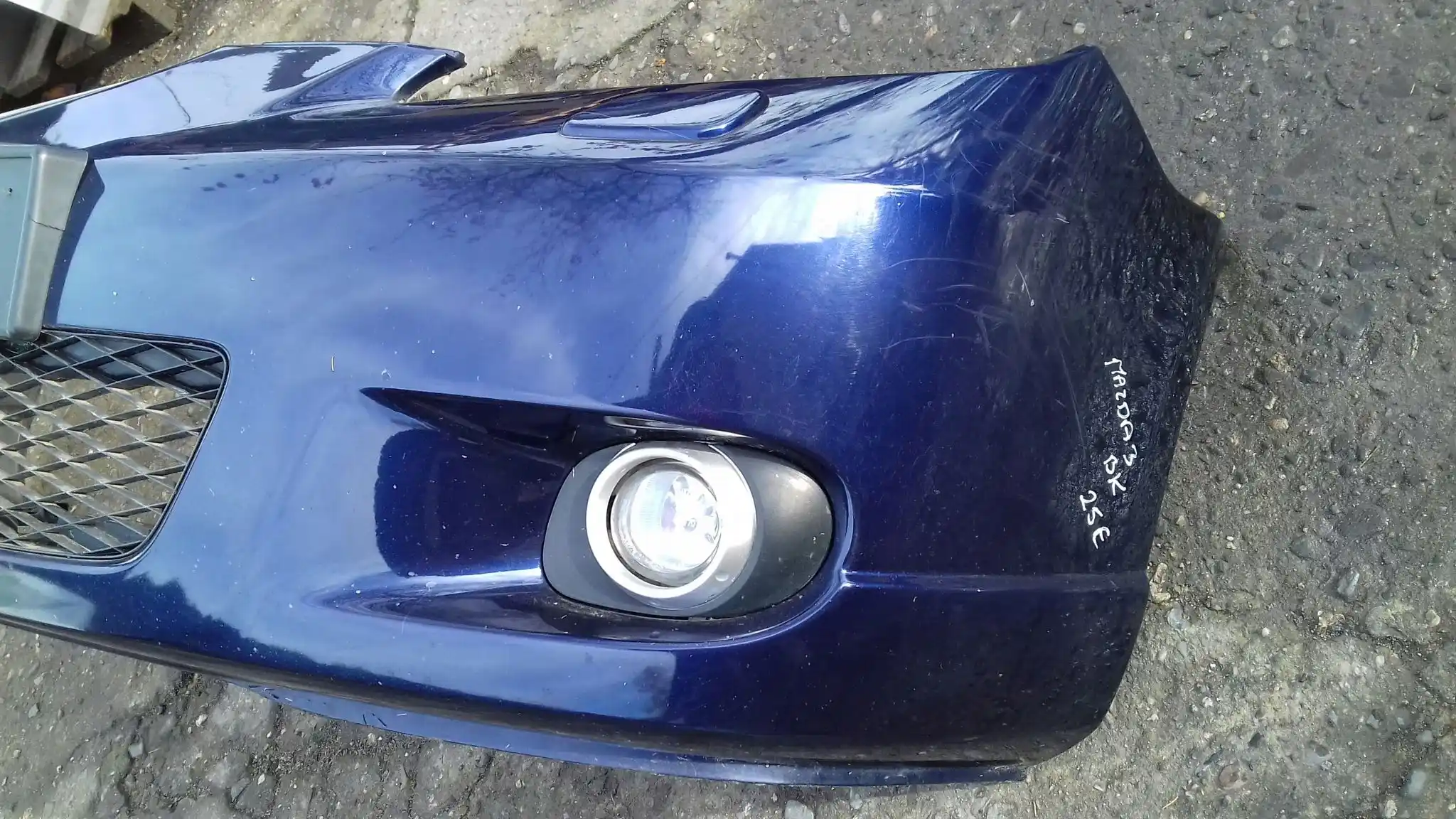 ZDERZAK PRZÓD PRZEDNI XENON MAZDA 3 I BK SPORT 03-06 HB HATCHBACK 25E