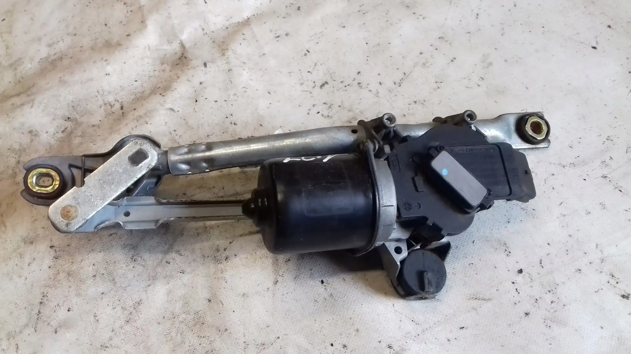 MECHANIZM SILNICZEK WYCIERACZEK PRZÓD PEUGEOT 107 CITROEN C1 05-12