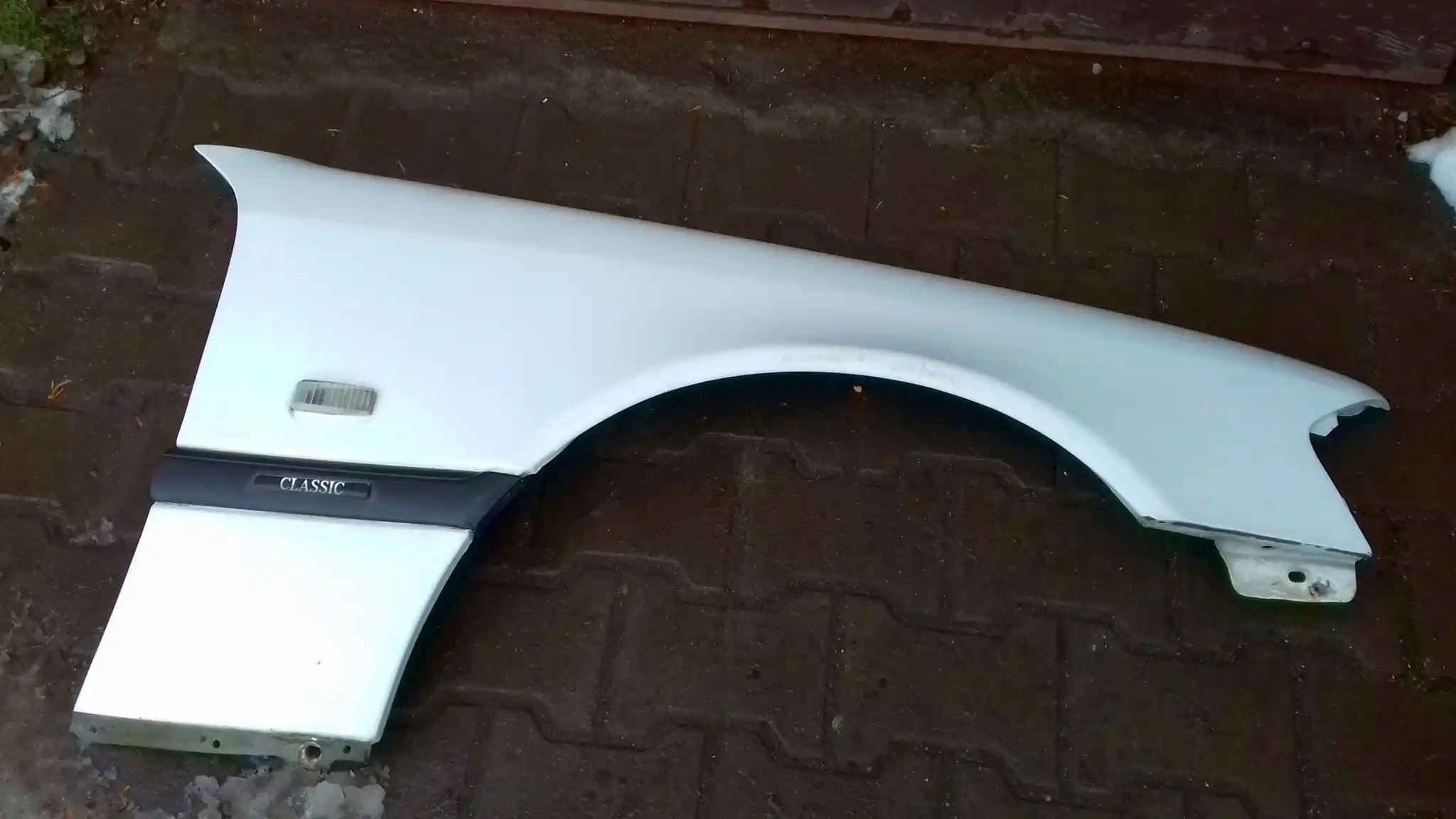 BŁOTNIK PRAWY PRZÓD PRZEDNI MERCEDES C KLASA W 202 92-