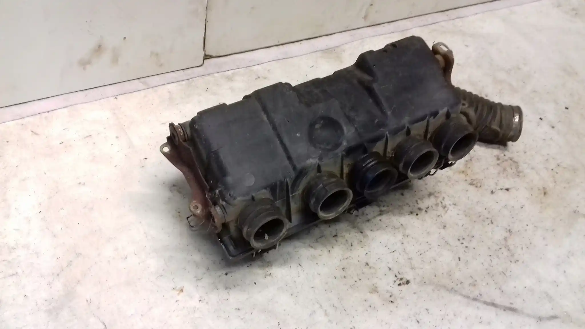 OBUDOWA FILTRA POWIETRZA 6620940204 SSANGYONG KORANDO 2.9 96-
