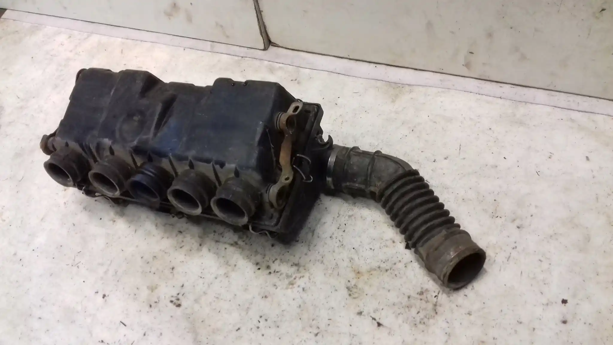 OBUDOWA FILTRA POWIETRZA 6620940204 SSANGYONG KORANDO 2.9 96-