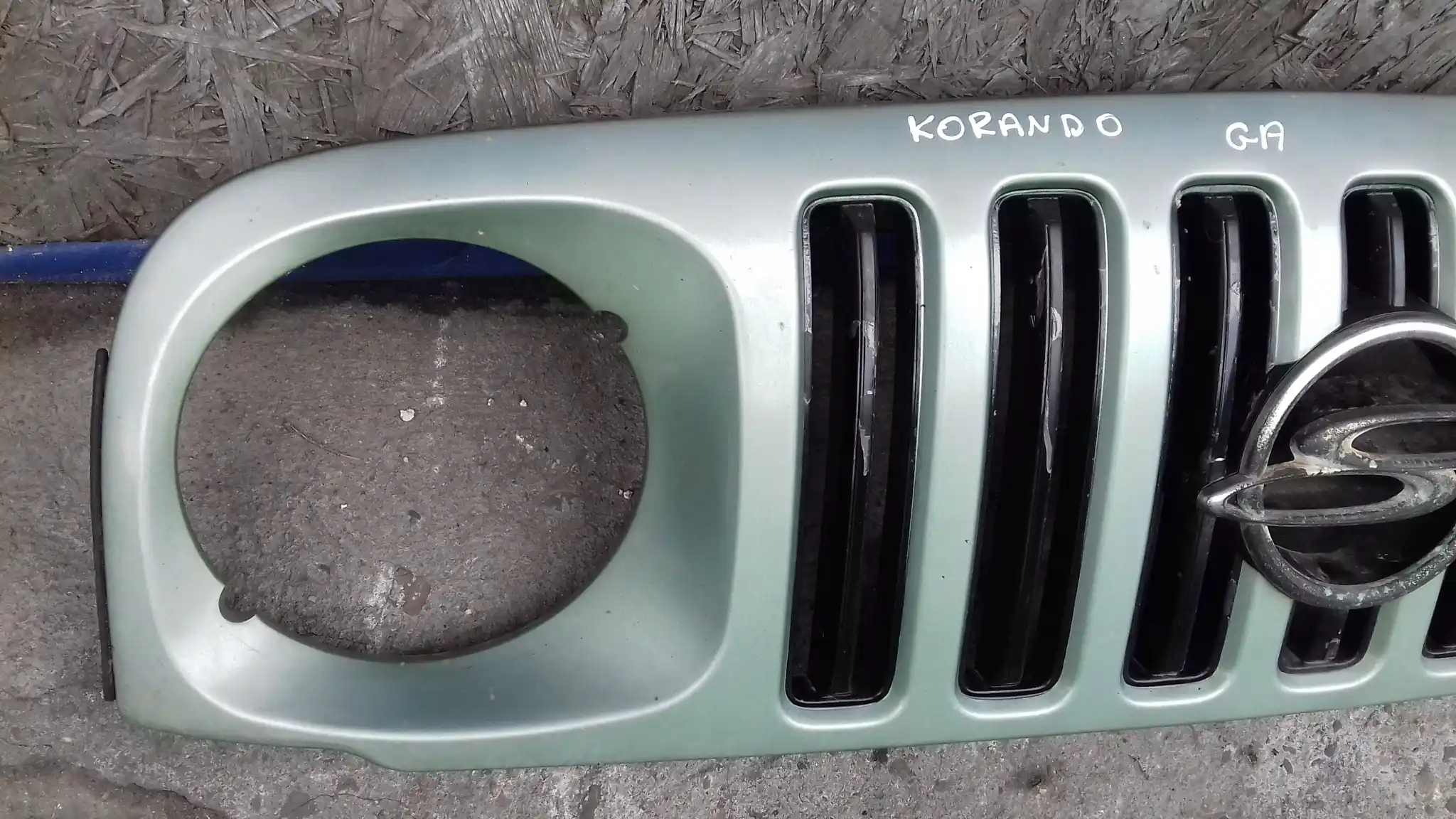 GRILL ATRAPA CHŁODNICY PRZÓD SSANGYONG KORANDO 96-