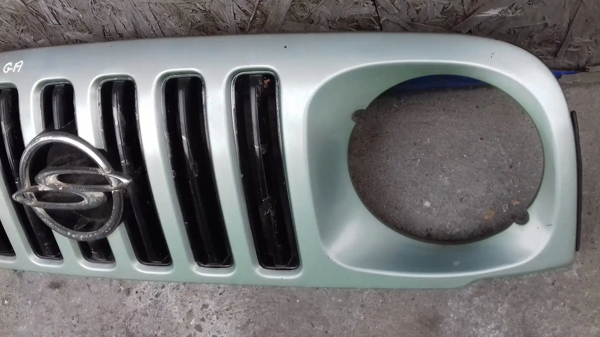 GRILL ATRAPA CHŁODNICY PRZÓD SSANGYONG KORANDO 96-