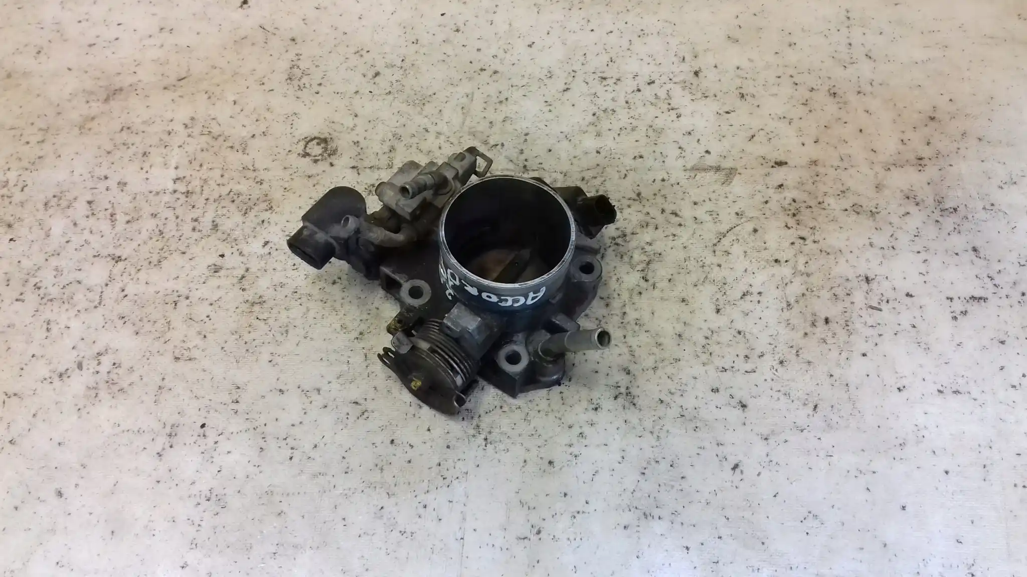 PRZEPUSTNICA 1368002041 HONDA ACCORD VII 2.0 16V