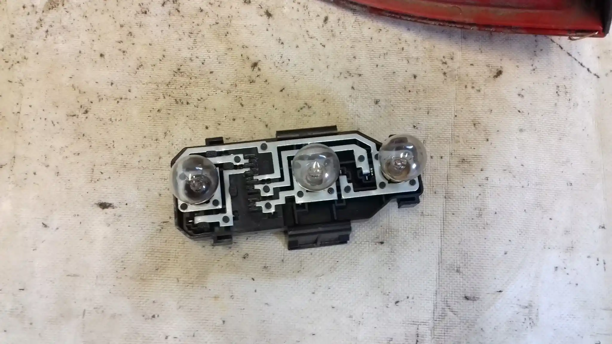 LAMPA PRAWY TYŁ TYLNA 4B9945096F AUDI A6 C5 KOMBI LIFT 01-