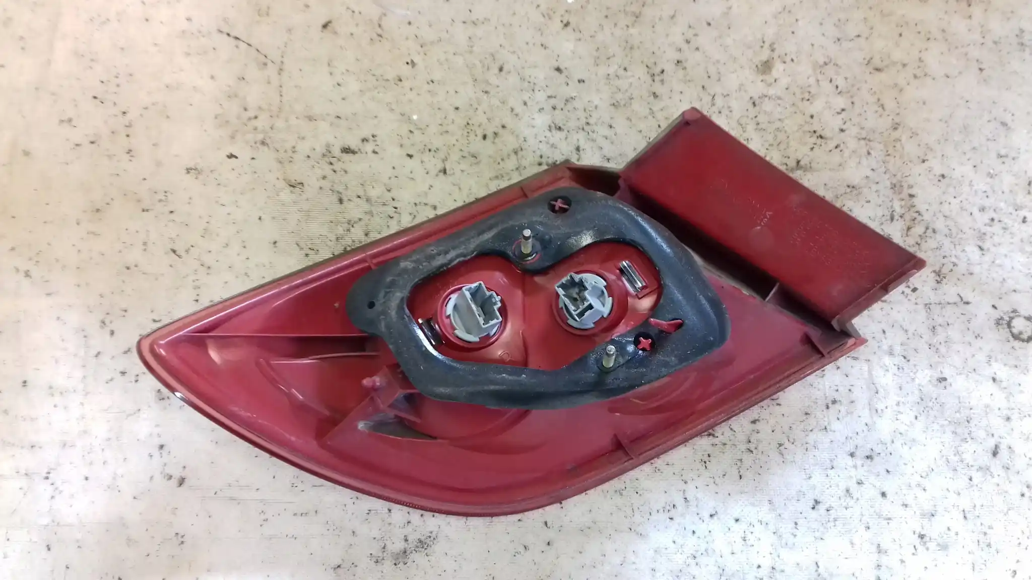 LAMPA PRAWY TYŁ TYLNA MAZDA 3 BK HB 03-06