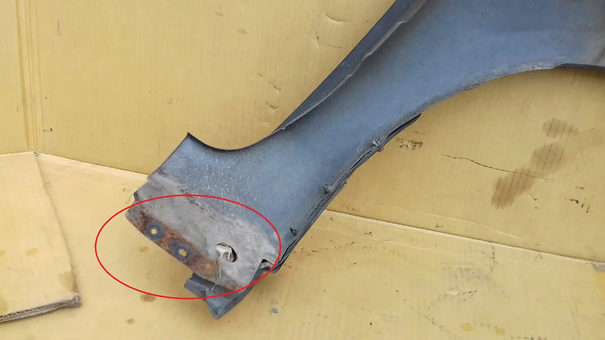 BŁOTNIK LEWY PRZÓD PRZEDNI MAZDA 3 BK HB 5D 03- 28B