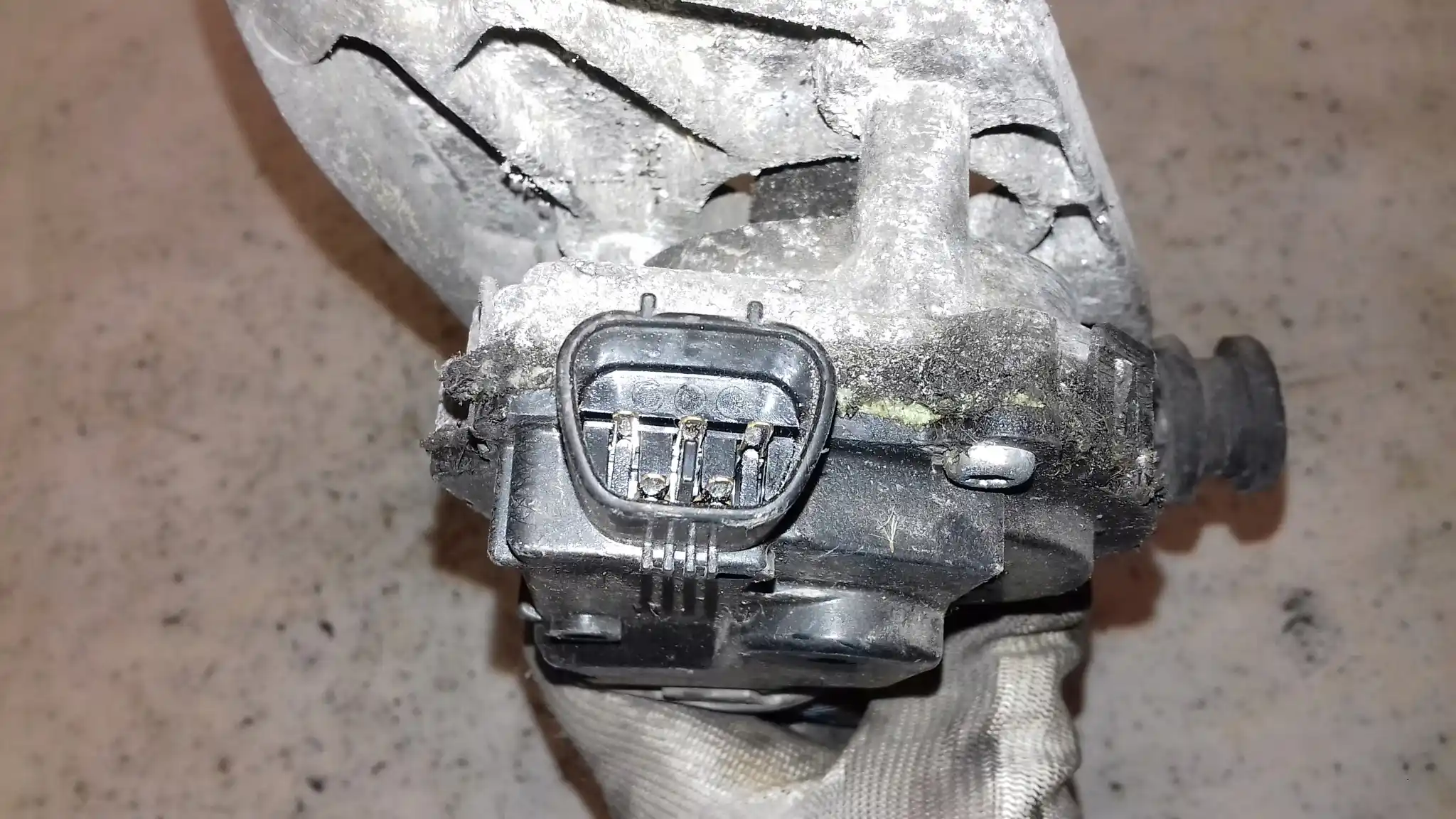 MECHANIZM SILNICZEK WYCIERACZEK PRZÓD 851100D080 TOYOTA YARIS II 05-