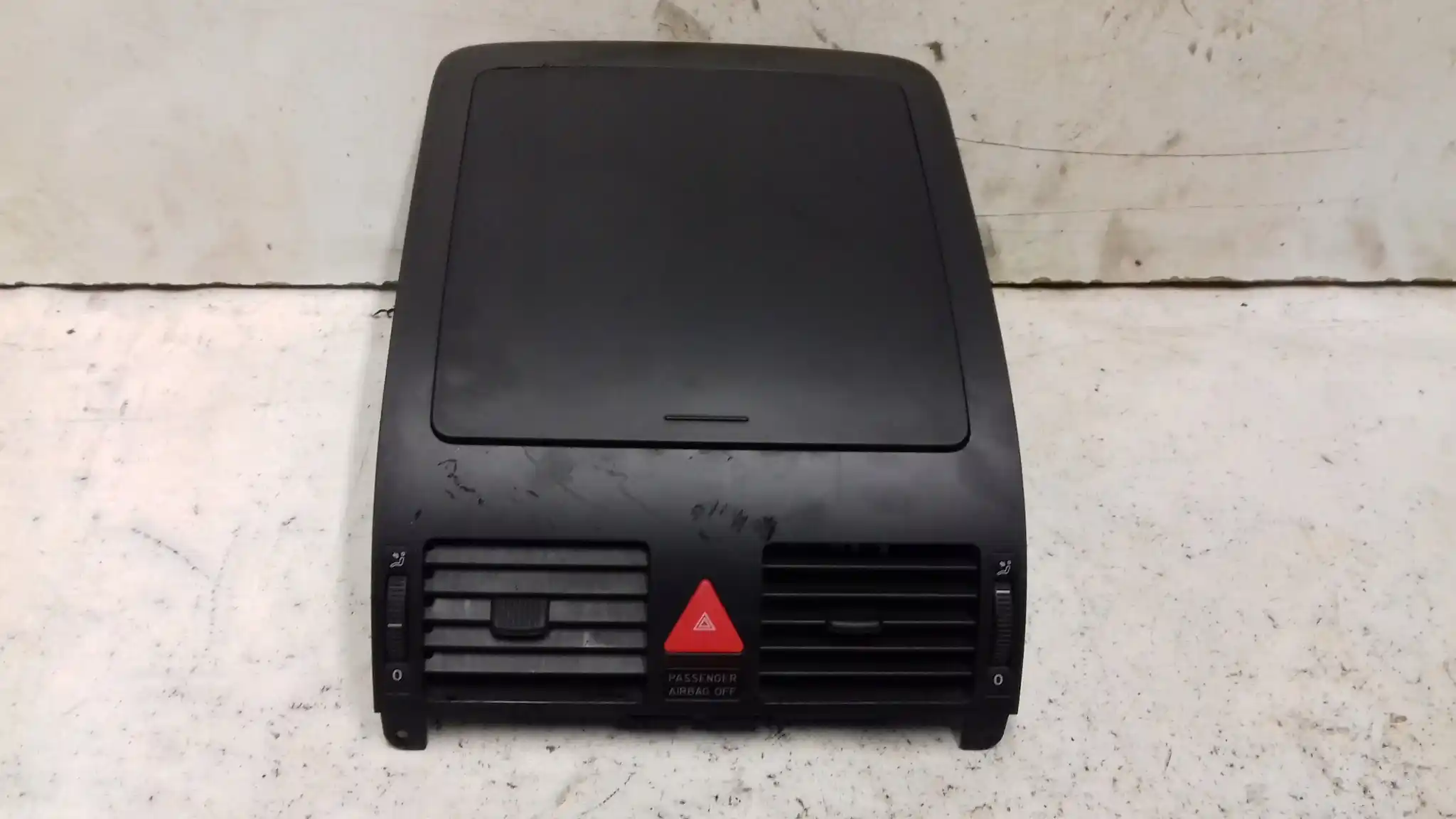 SCHOWEK GÓRNY PÓŁKA KONSOLI 1T857921B 1T1857921B VW TOURAN I 03-