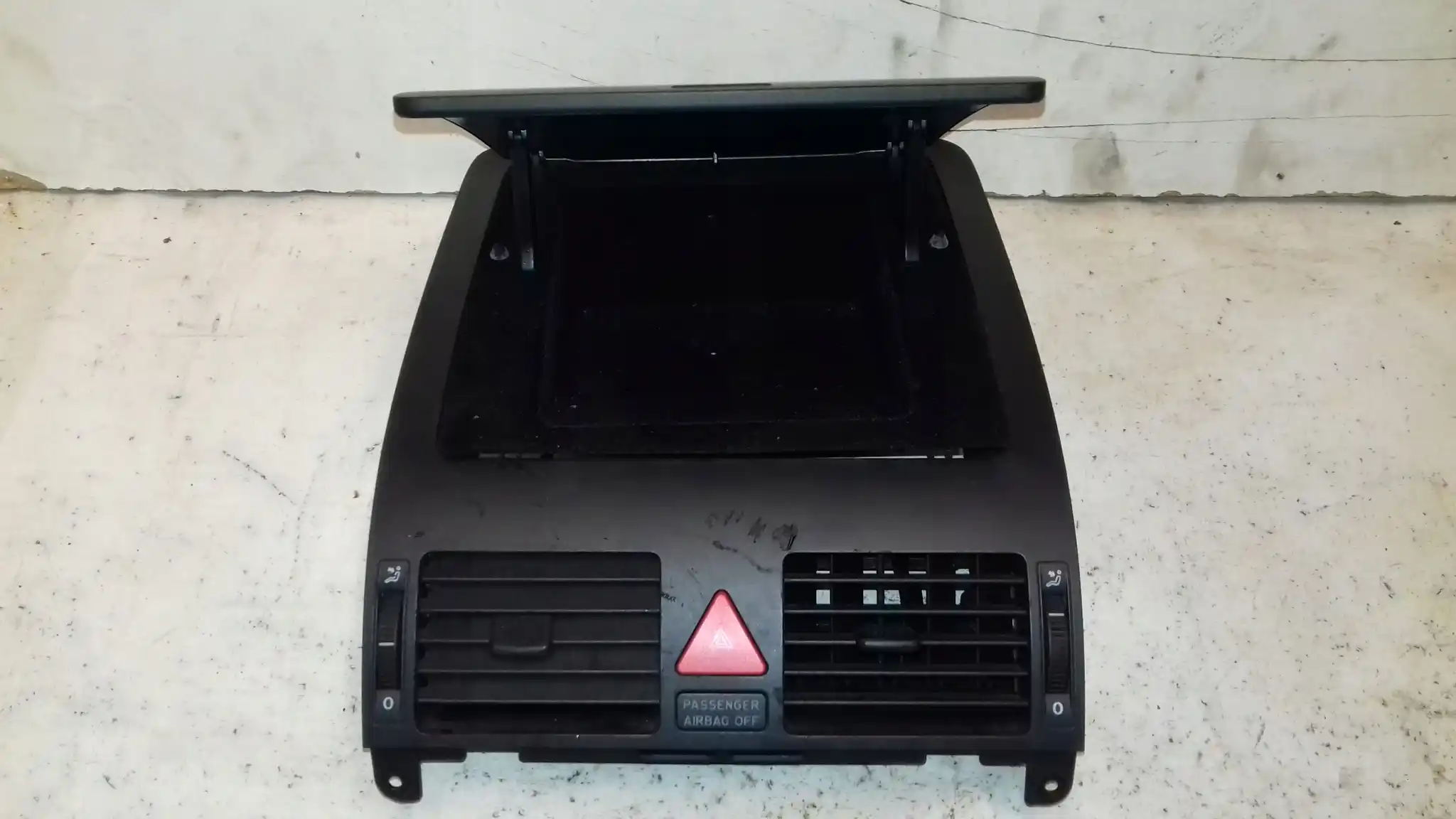SCHOWEK GÓRNY PÓŁKA KONSOLI 1T857921B 1T1857921B VW TOURAN I 03-