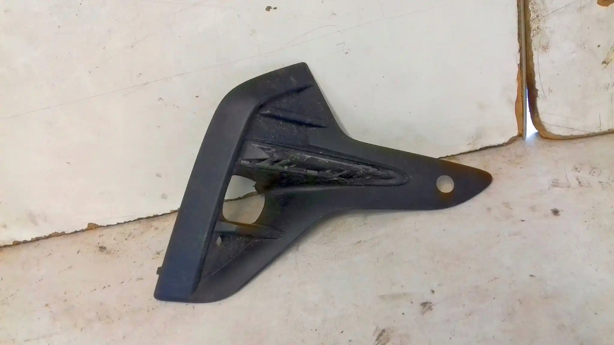 KRATKA ATRAPA ZDERZAKA PRAWY PRZÓD 39148781 OPEL INSIGNIA B LIFT 20-
