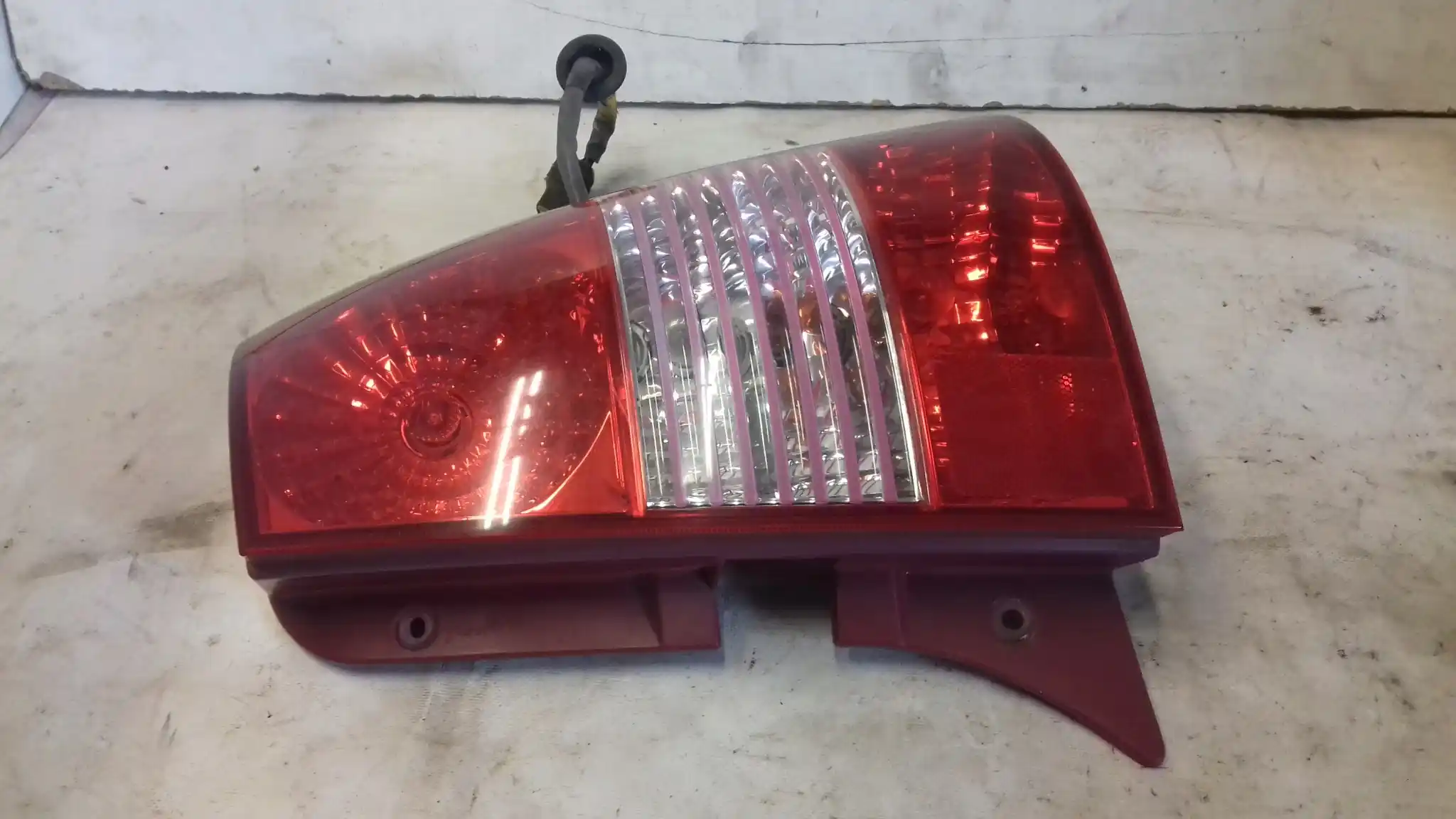 LAMPA PRAWY TYŁ TYLNA KIA PICANTO I 03-07