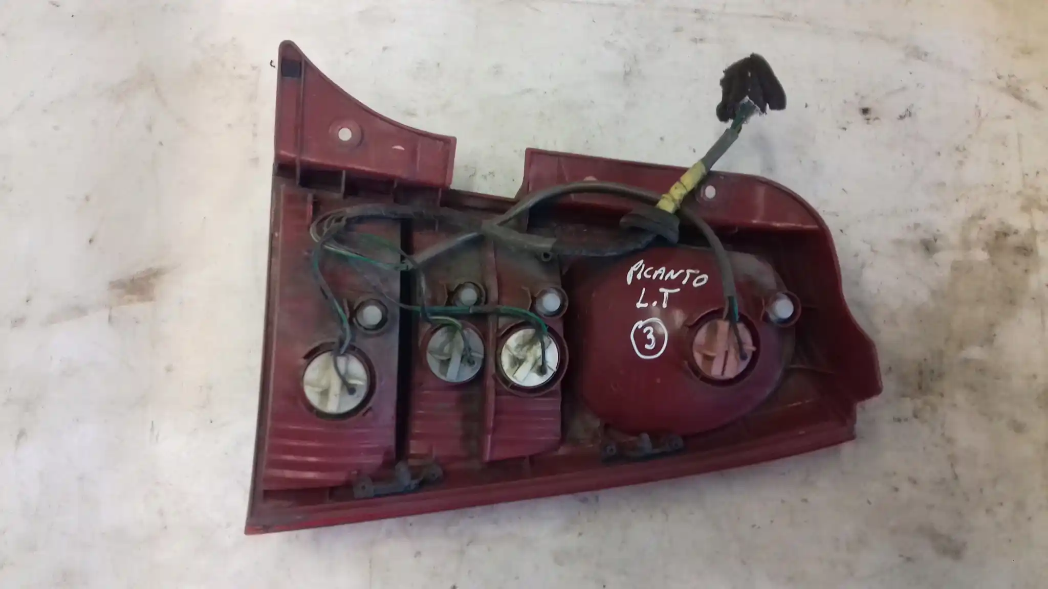 LAMPA LEWY TYŁ TYLNA KIA PICANTO I 03-07