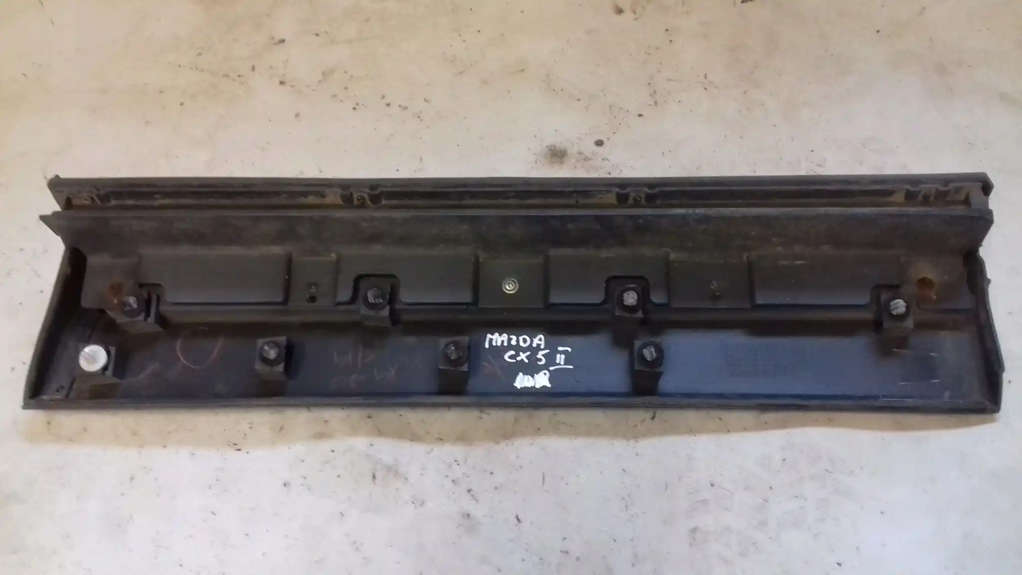 LISTWA DRZWI TYŁ TYLNA QKF151R10 MAZDA CX 5 II 16-