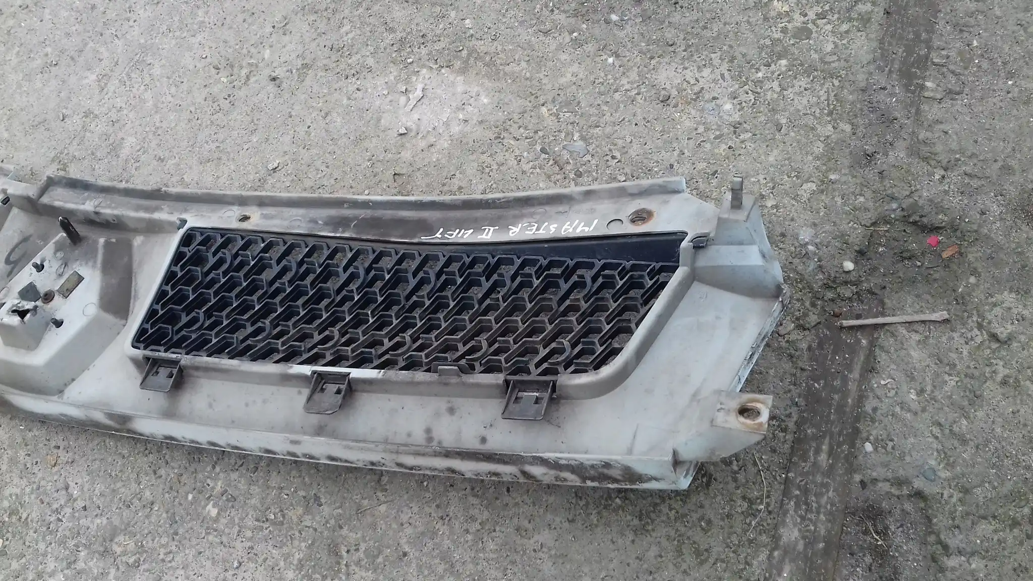 GRILL ATRAPA CHŁODNICY 8200233765 RENAULT MASTER II LIFT 03-10