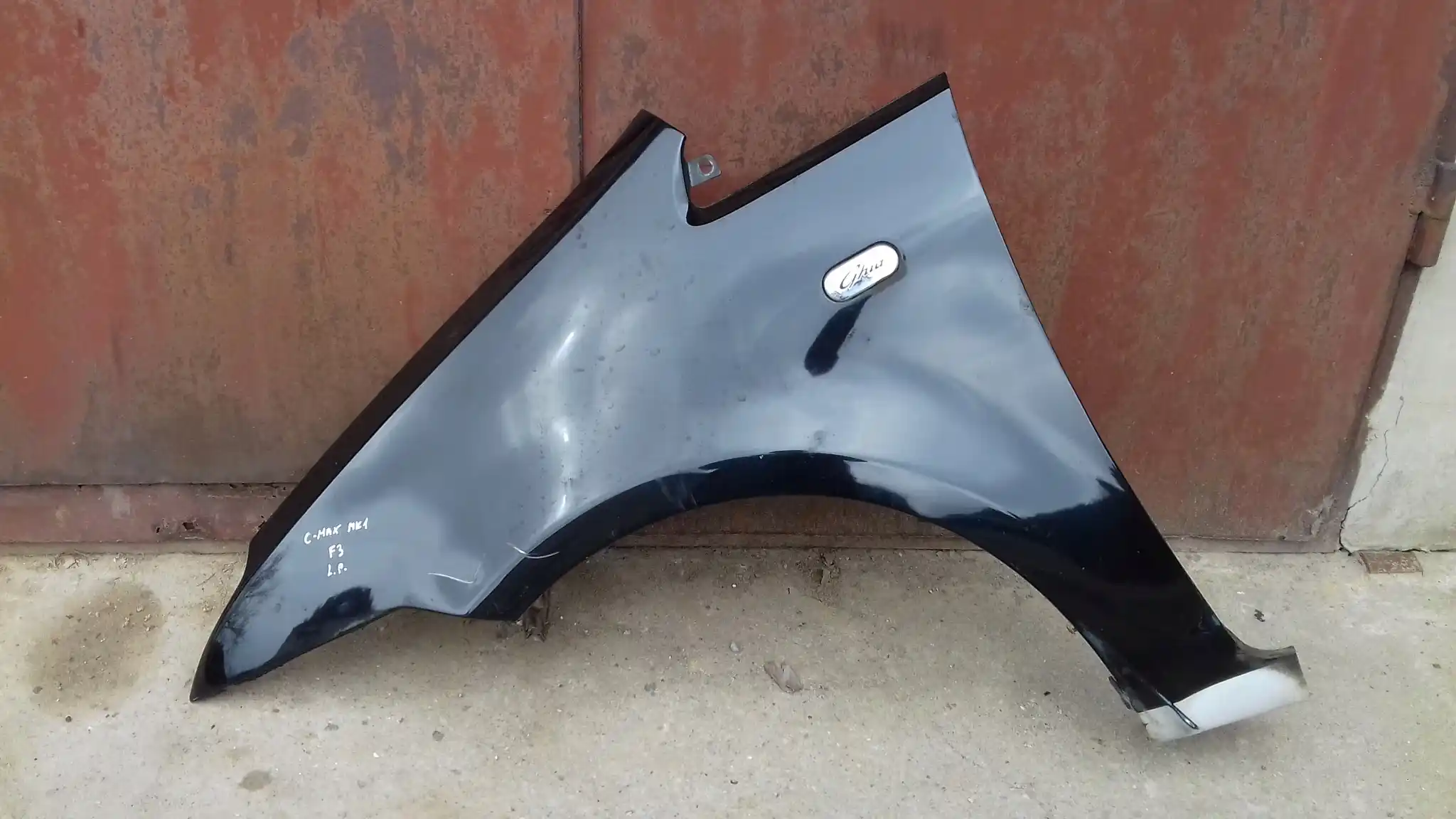 BŁOTNIK LEWY PRZÓD PRZEDNI FORD C-MAX MK1 03-06 LAK. F3