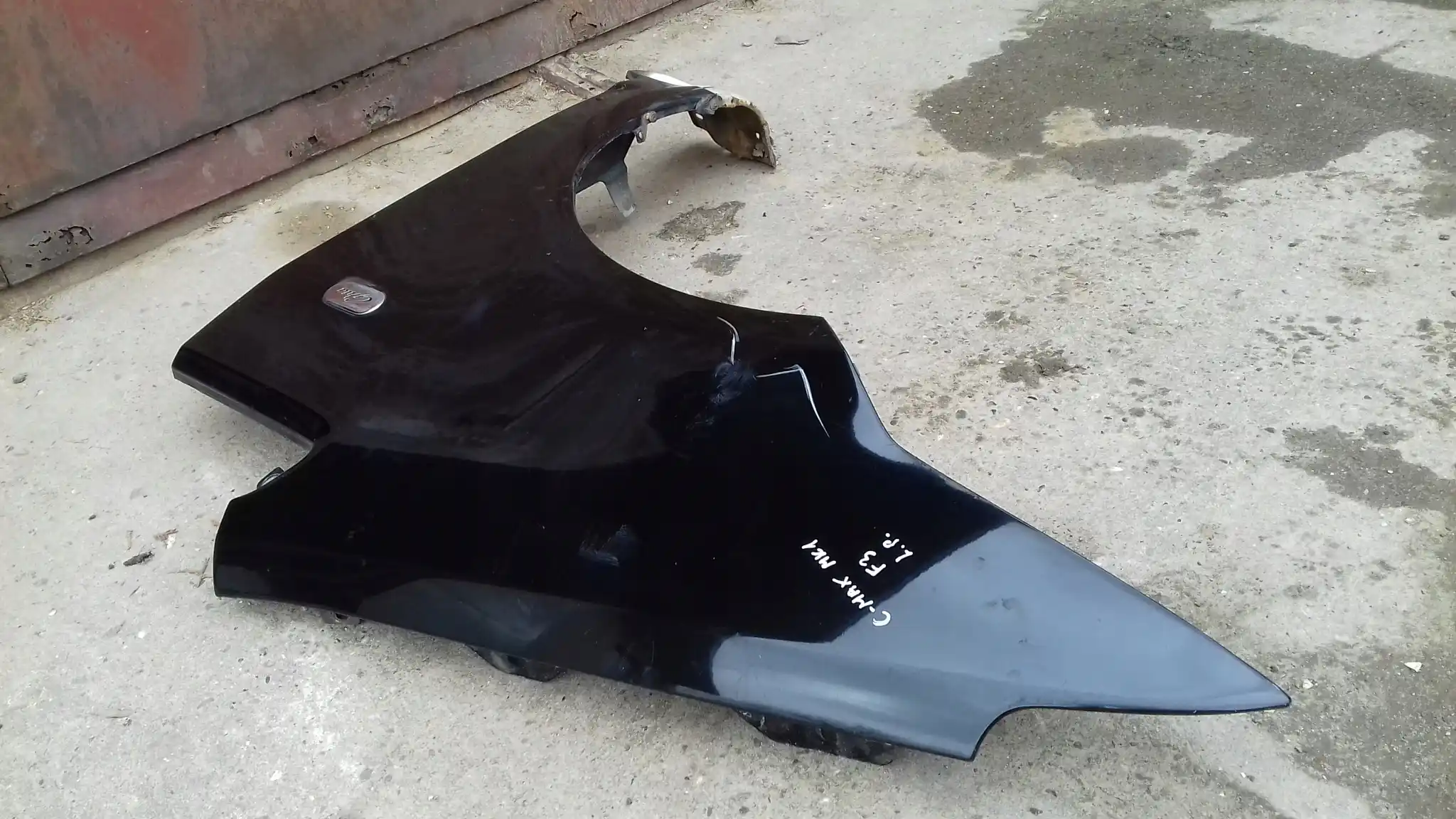 BŁOTNIK LEWY PRZÓD PRZEDNI FORD C-MAX MK1 03-06 LAK. F3