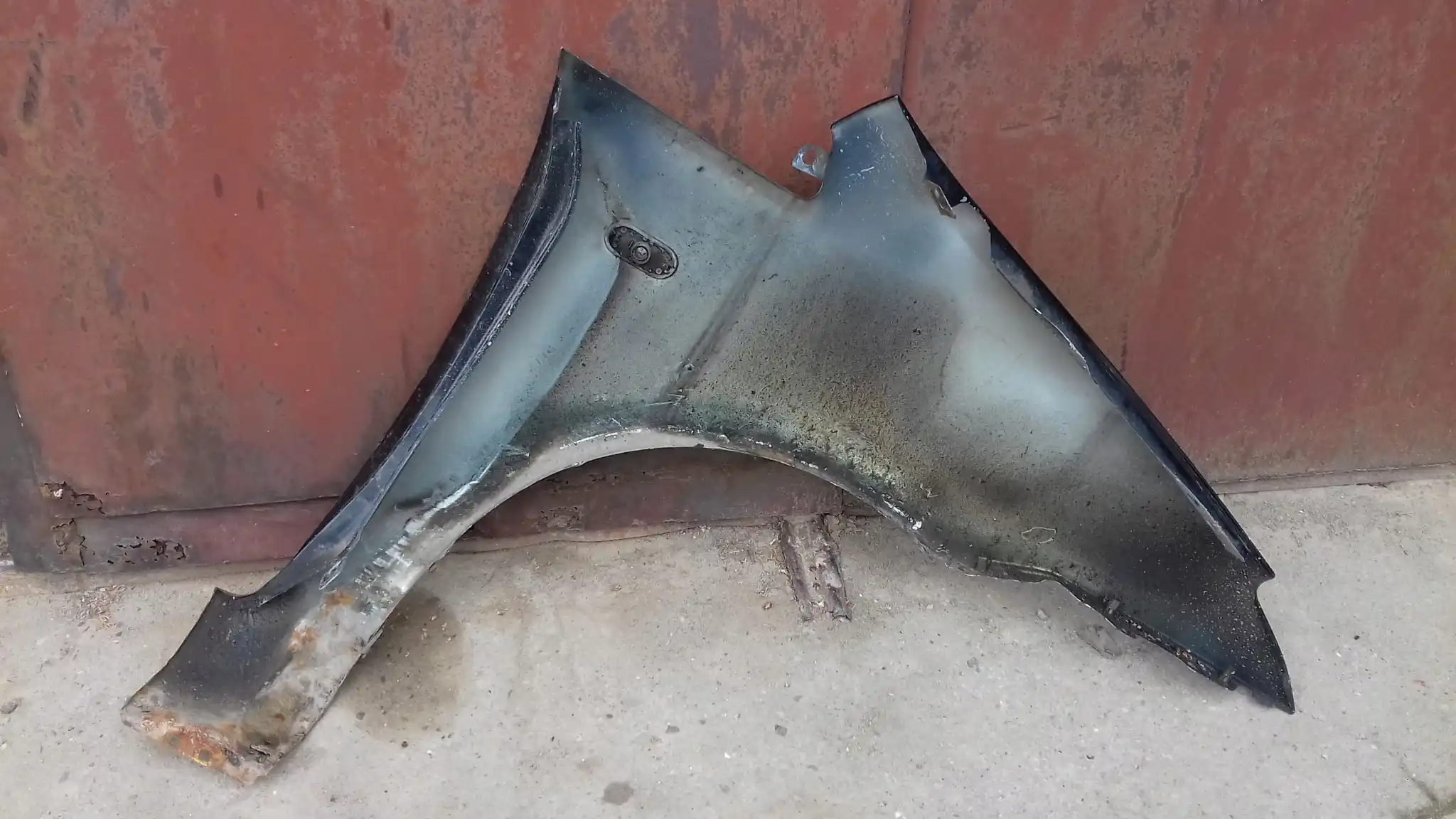 BŁOTNIK LEWY PRZÓD PRZEDNI FORD C-MAX MK1 03-06 LAK. F3