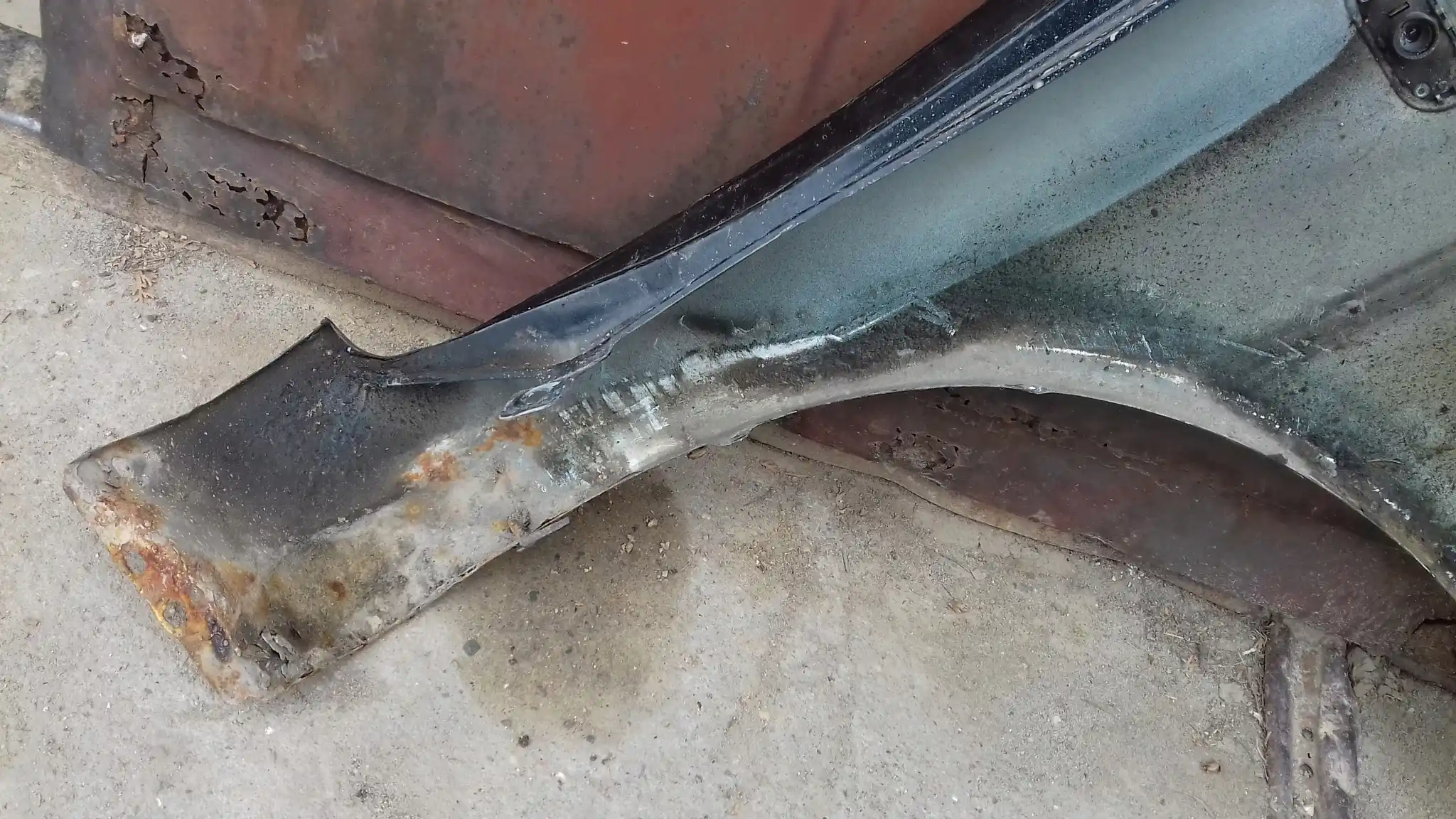 BŁOTNIK LEWY PRZÓD PRZEDNI FORD C-MAX MK1 03-06 LAK. F3