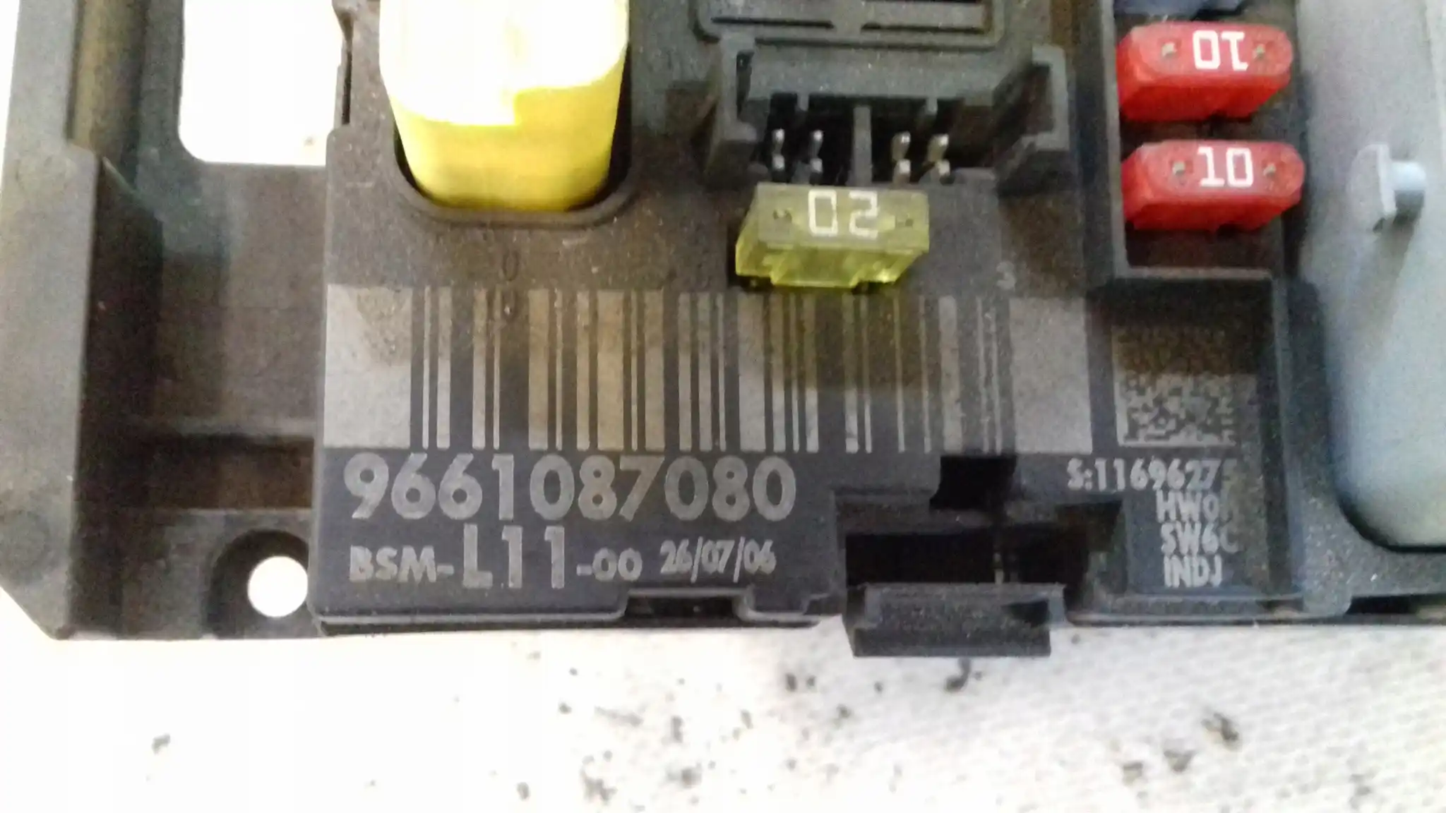 SKRZYNKA BEZPIECZNIKÓW MODUŁ BSM 9661087080 PEUGEOT 307 01-