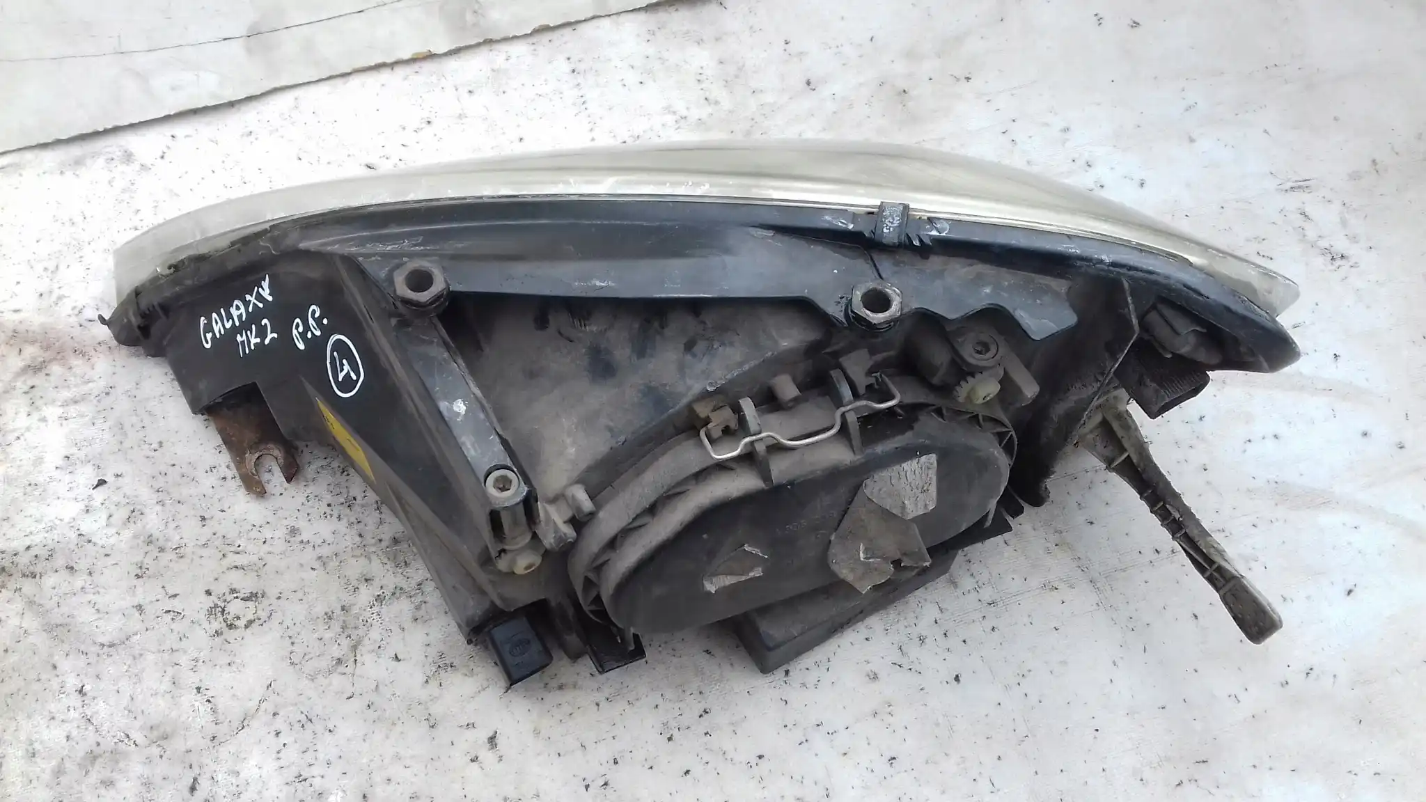 LAMPA PRAWY PRZÓD PRZEDNIA 0301183202 FORD GALAXY MK1 LIFT MK2 00-