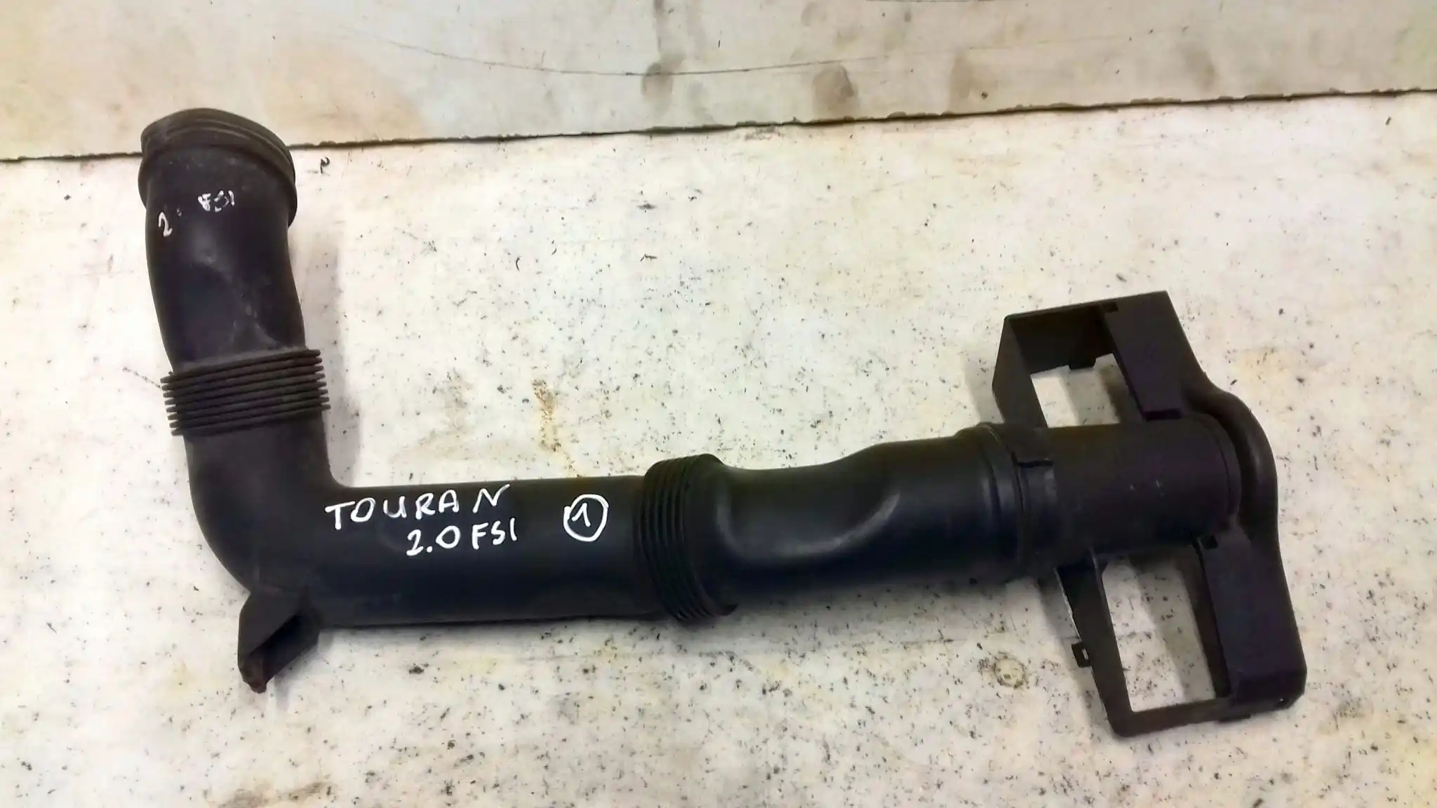 DOLOT RURA WĄŻ POWIETRZA 1K0129618T VW TOURAN I 2.0 FSI 03- SEAT SKODA AUDI