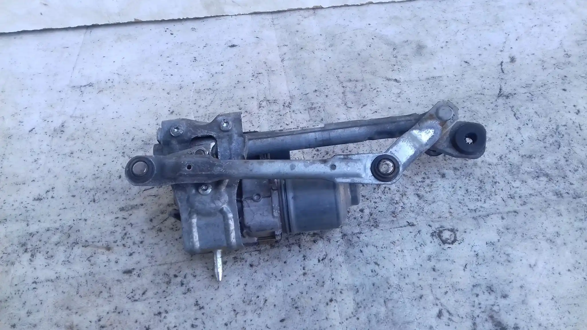 MECHANIZM SILNICZEK WYCIERACZEK LEWY PRZÓD 3397020665 VW TOURAN I 03-06