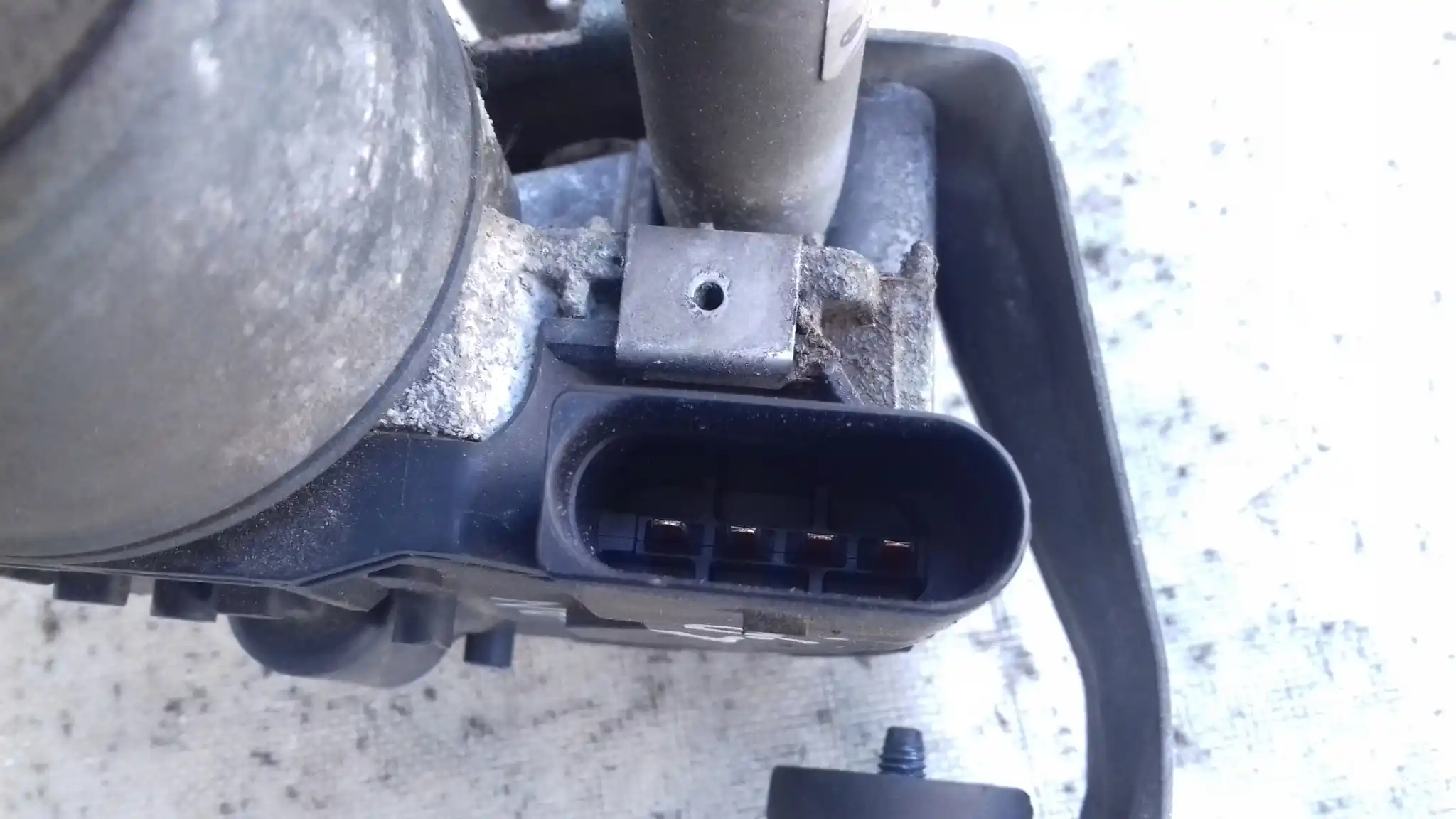 MECHANIZM SILNICZEK WYCIERACZEK LEWY PRZÓD 3397020665 VW TOURAN I 03-06
