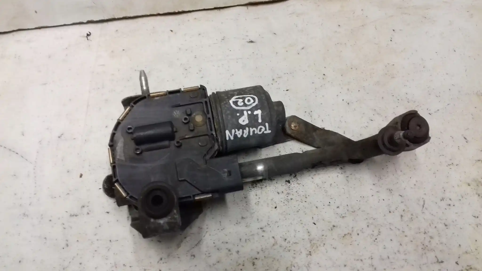 MECHANIZM SILNICZEK WYCIERACZEK LEWY PRZÓD 3397020665 VW TOURAN I 03-06