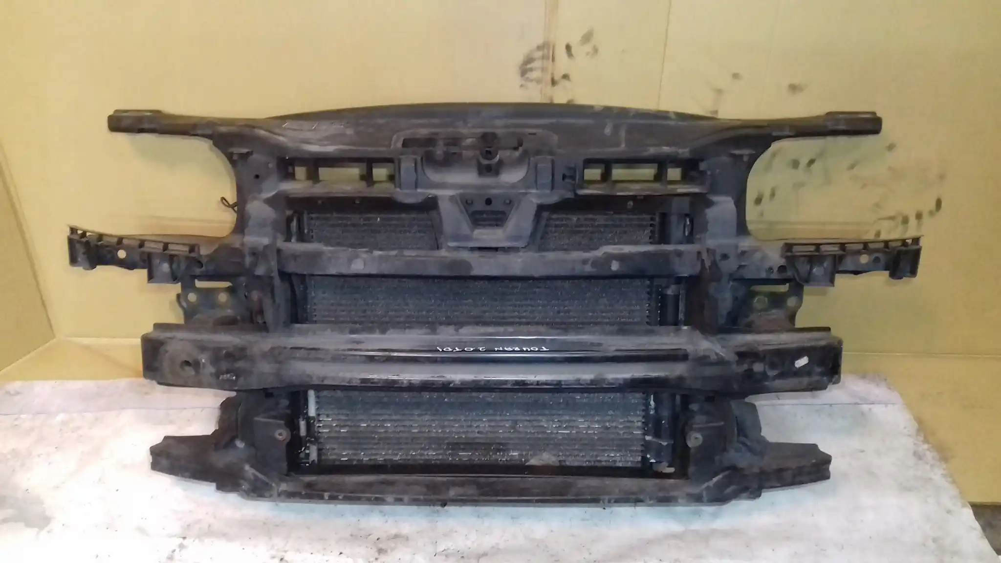 PAS PRZEDNI WZMOCNIENIE WENTYLATOR CHŁODNICE KPL VW TOURAN I 03-06 2.0 TDI