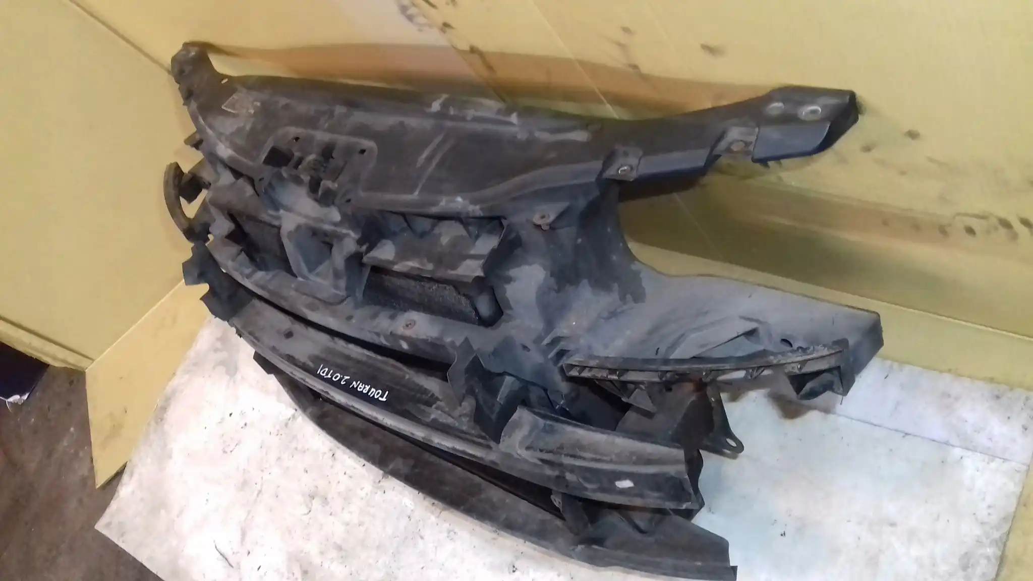 PAS PRZEDNI WZMOCNIENIE WENTYLATOR CHŁODNICE KPL VW TOURAN I 03-06 2.0 TDI