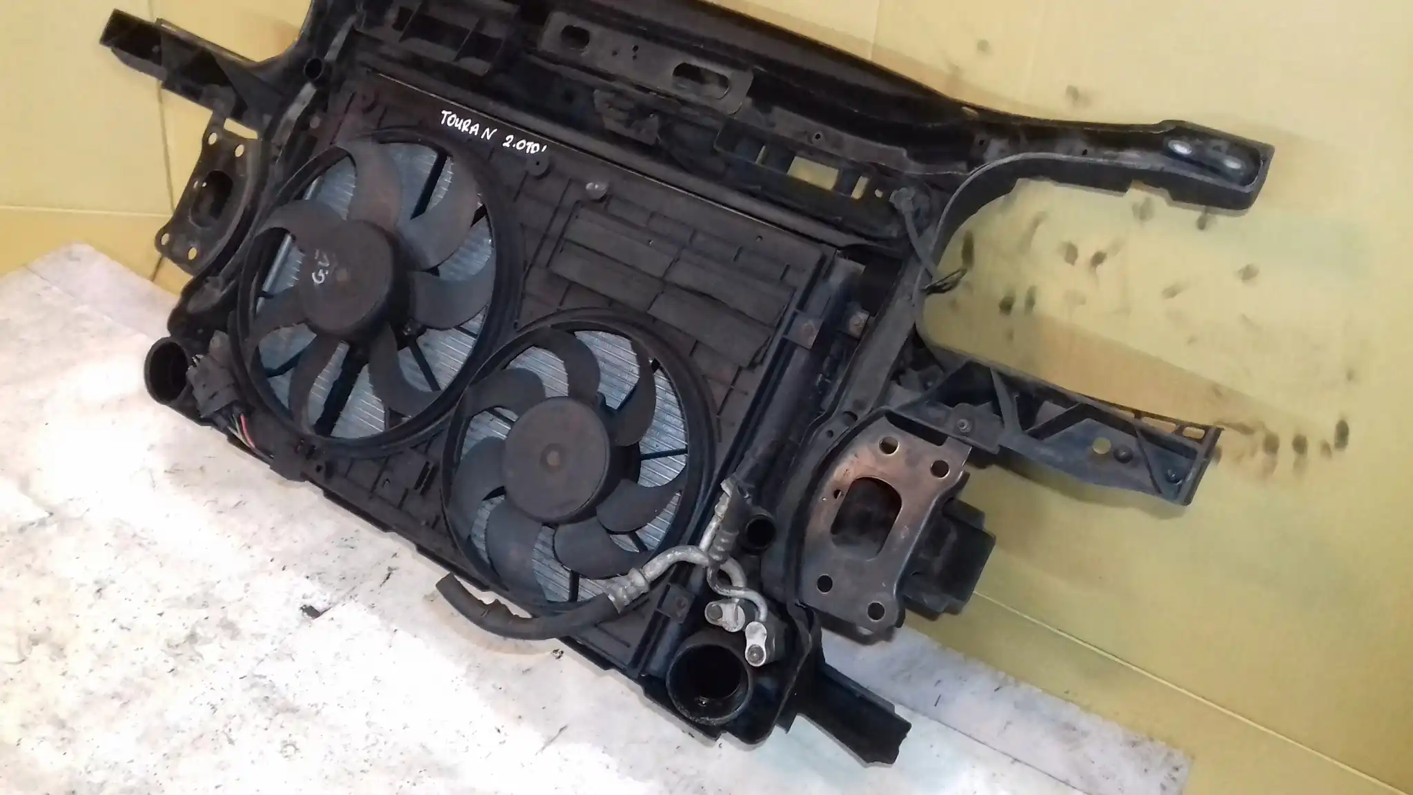 PAS PRZEDNI WZMOCNIENIE WENTYLATOR CHŁODNICE KPL VW TOURAN I 03-06 2.0 TDI