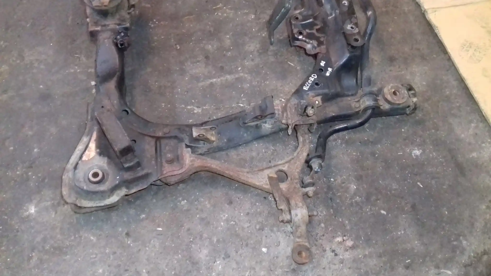 SANKI KOŁYSKA WÓZEK PRZÓD HONDA ACCORD VII SEDAN 02-