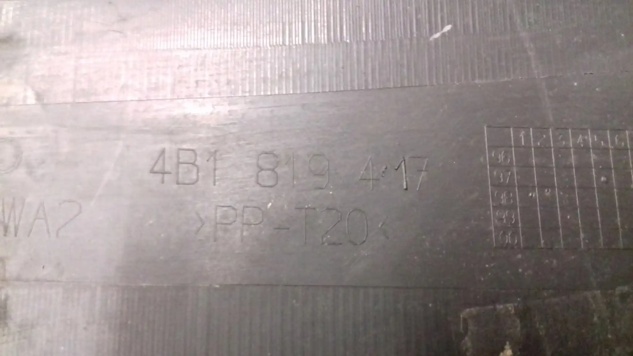 PODSZYBIE 4B1819417 AUDI A6 C5 97-