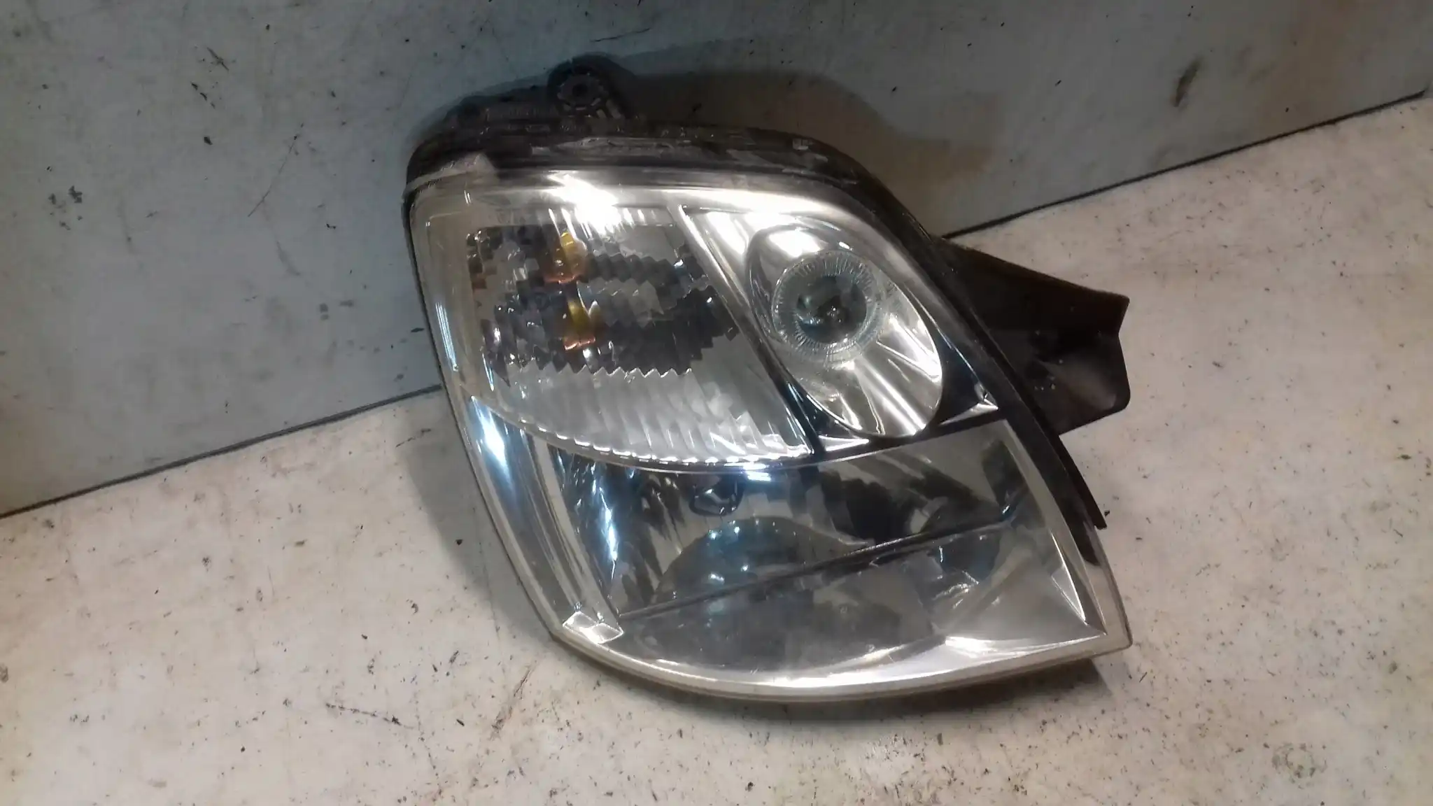 LAMPA PRAWY PRZÓD PRZEDNIA KIA PICANTO I 5D HB 03-07