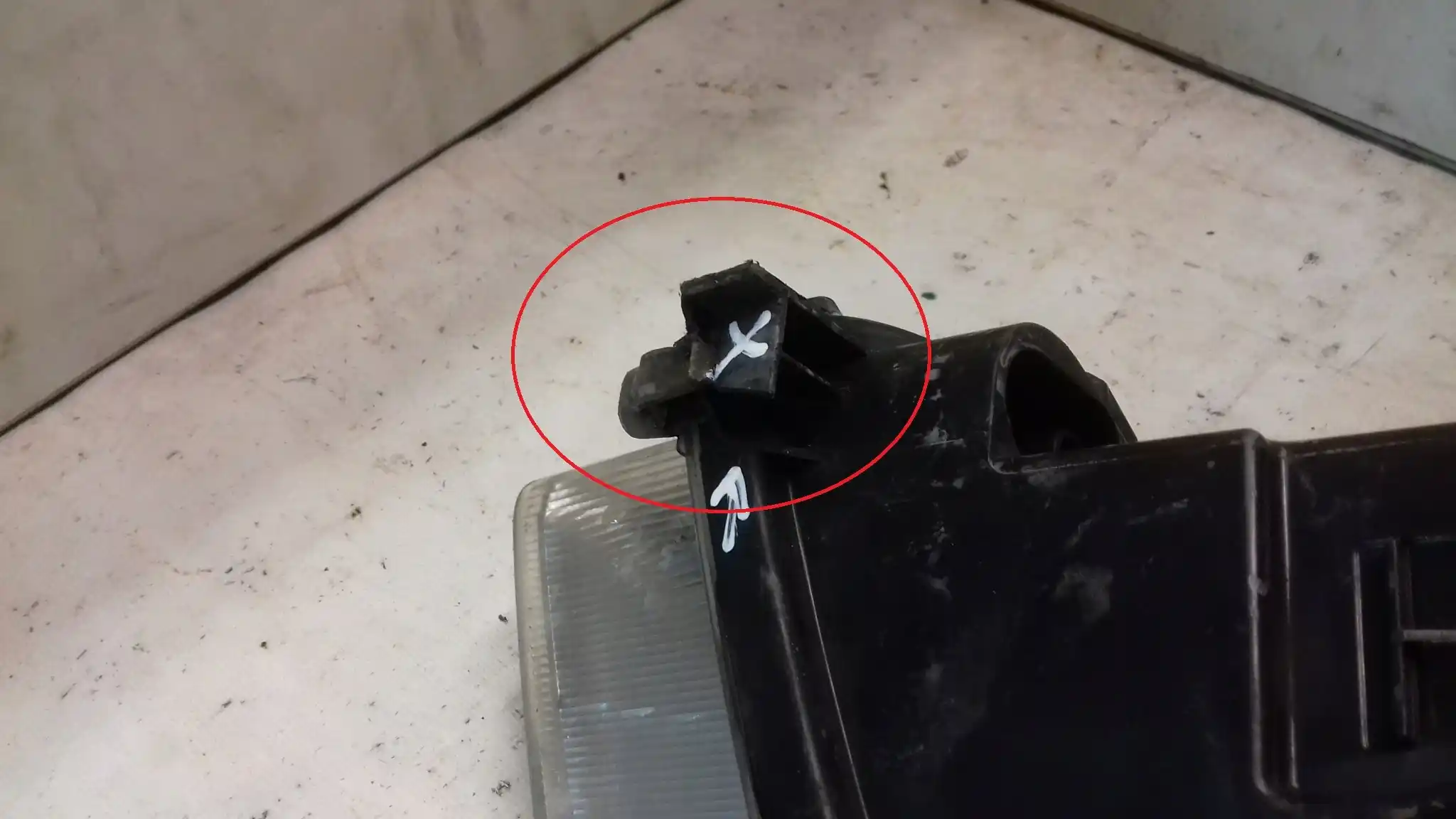 LAMPA PRAWY PRZÓD PRZEDNIA FORD C-MAX MK1 03-06