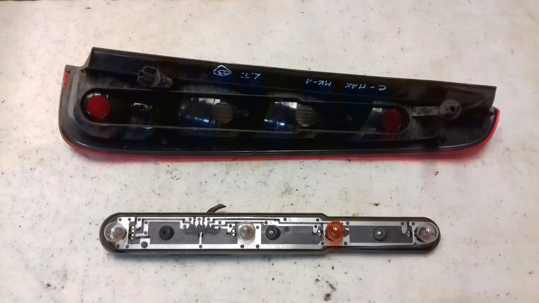 LAMPA LEWY TYŁ TYLNA 3M5113A603AA FORD C-MAX MK1 03-06