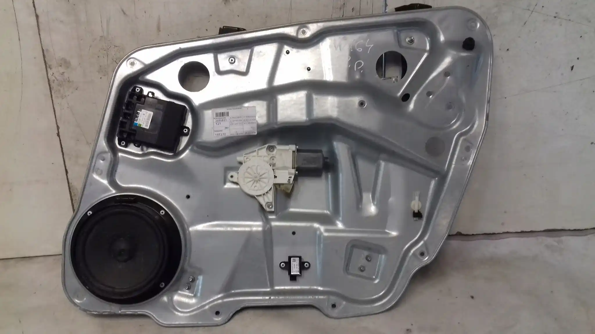 MECHANIZM SILNICZEK SZYBY PRAWY PRZÓD MERCEDES ML W164 05-