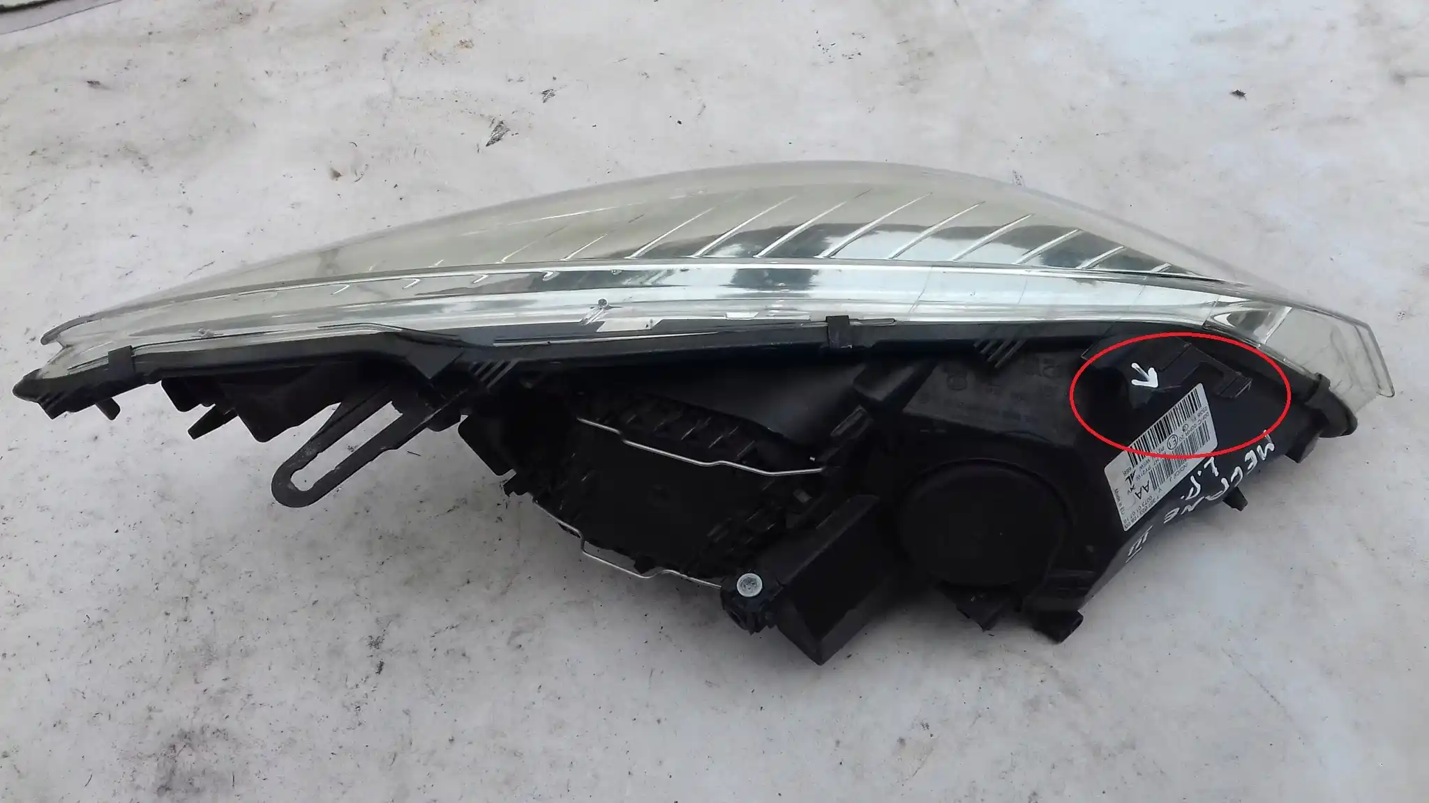 LAMPA LEWY PRZÓD PRZEDNIA 130702310800 RENAULT MEGANE III 08-13